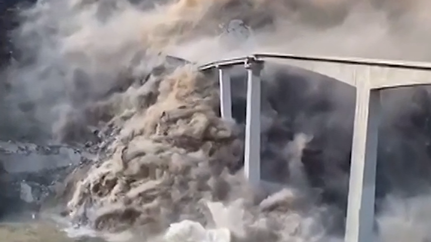 Heute.at - Chinas neue Mega-Brücke stürzt nach wenigen Monaten ein