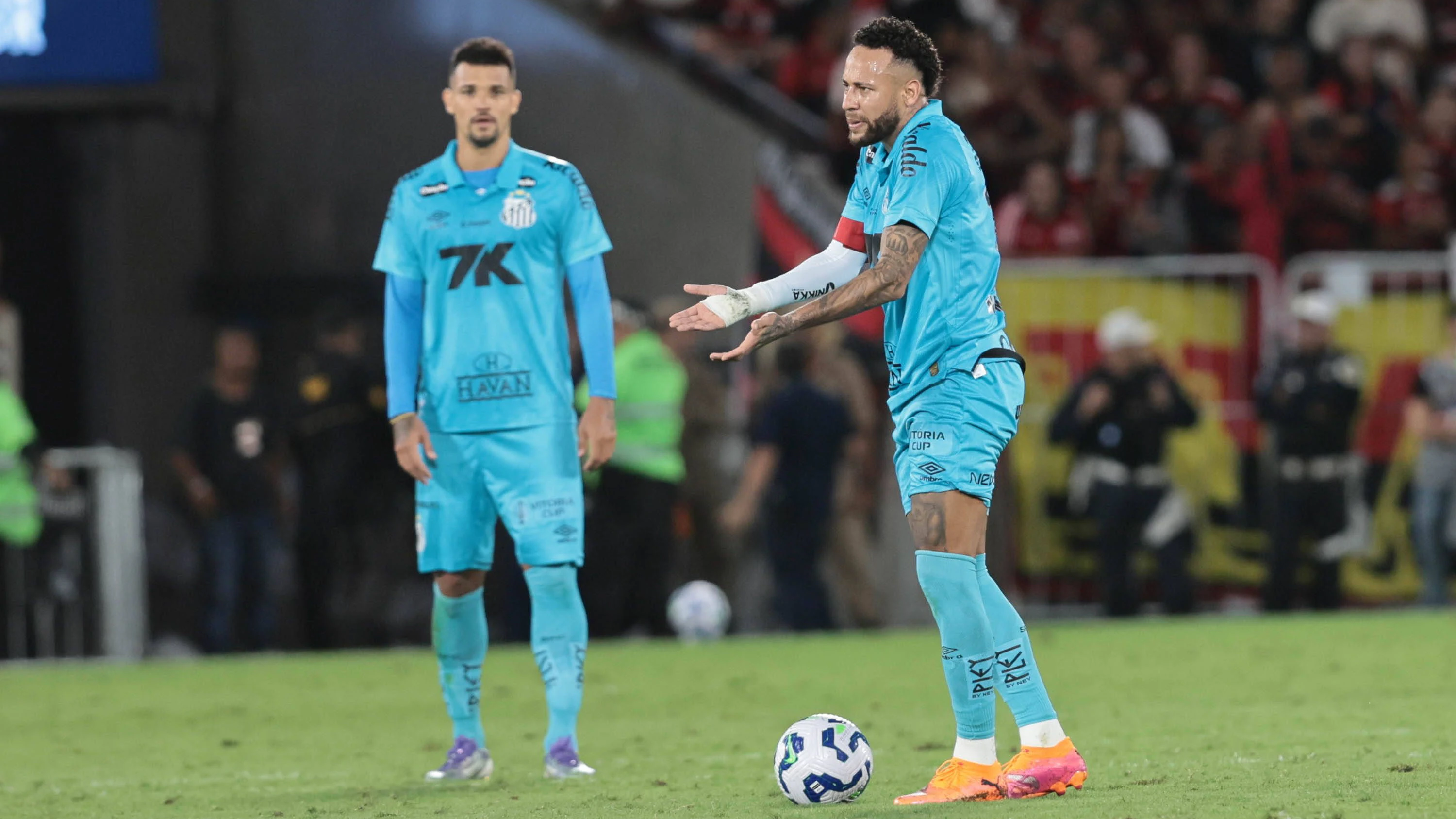 Match between Flamengo and Santos for the 2025 Brazilian Championship. Rio de Janeiro RJ, 09/11/2025 - Football/Flamengo vs Santos - Player Neymar during the match between Flamengo and Santos, valid for the 2025 Brazilian Championship, held at the Maracana stadium, in the city of Rio de Janeiro, this Sunday, November 9, 2025. Foto: Pedro Paulo Diaz/Thenews2/imago images SPO PUBLICATIONxNOTxINxUSA Copyright: xPedroxPauloxDiazx