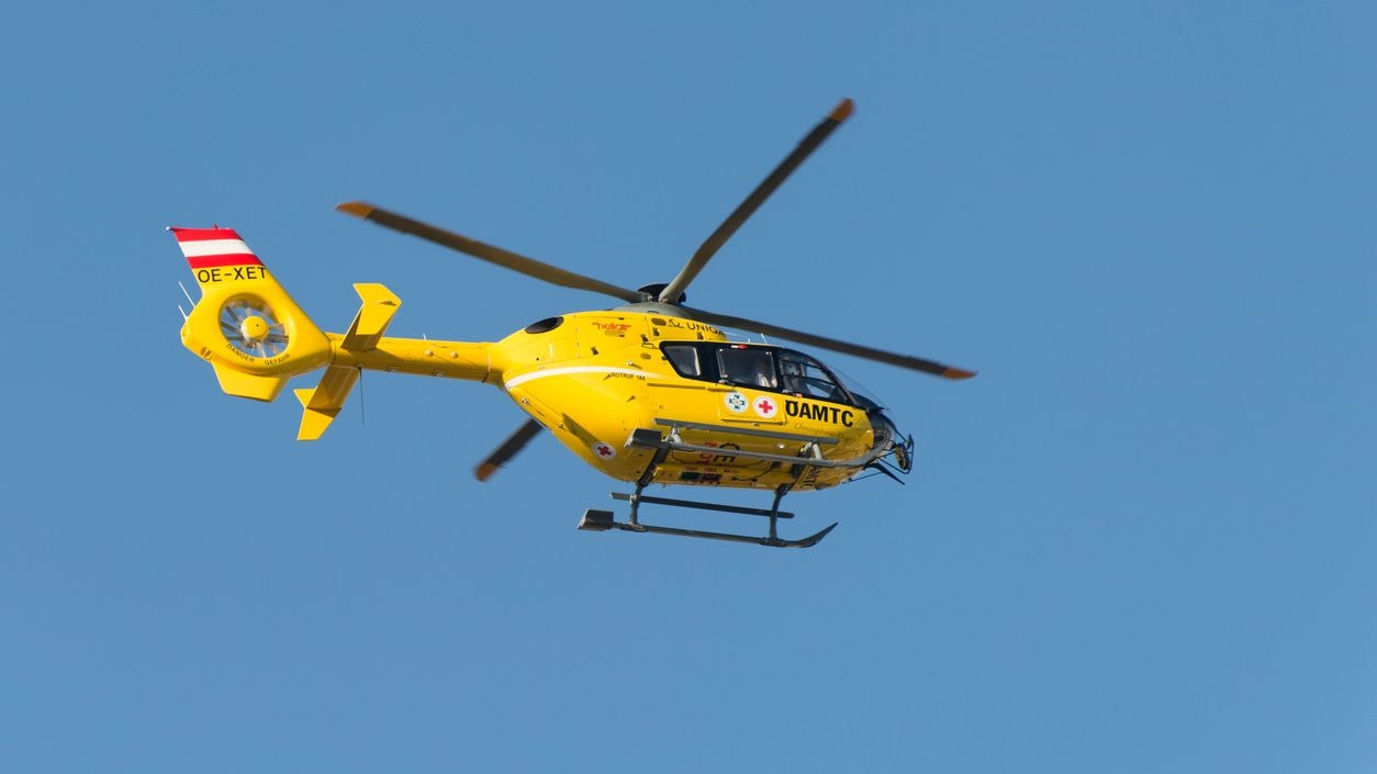 Heute.at - In Lebensgefahr! Passant (20) von Lkw erfasst
