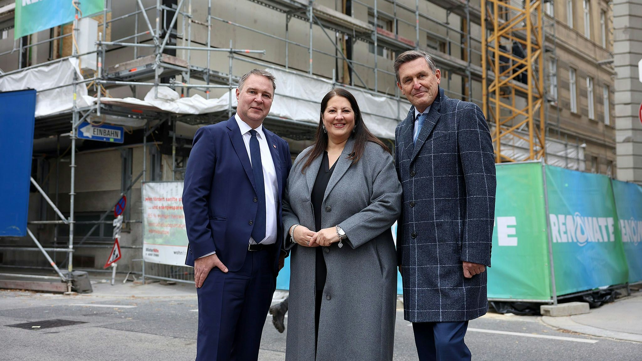 Heute.at - Minister begeistert! Altbau-Sanierung dauert nur 8 Tage