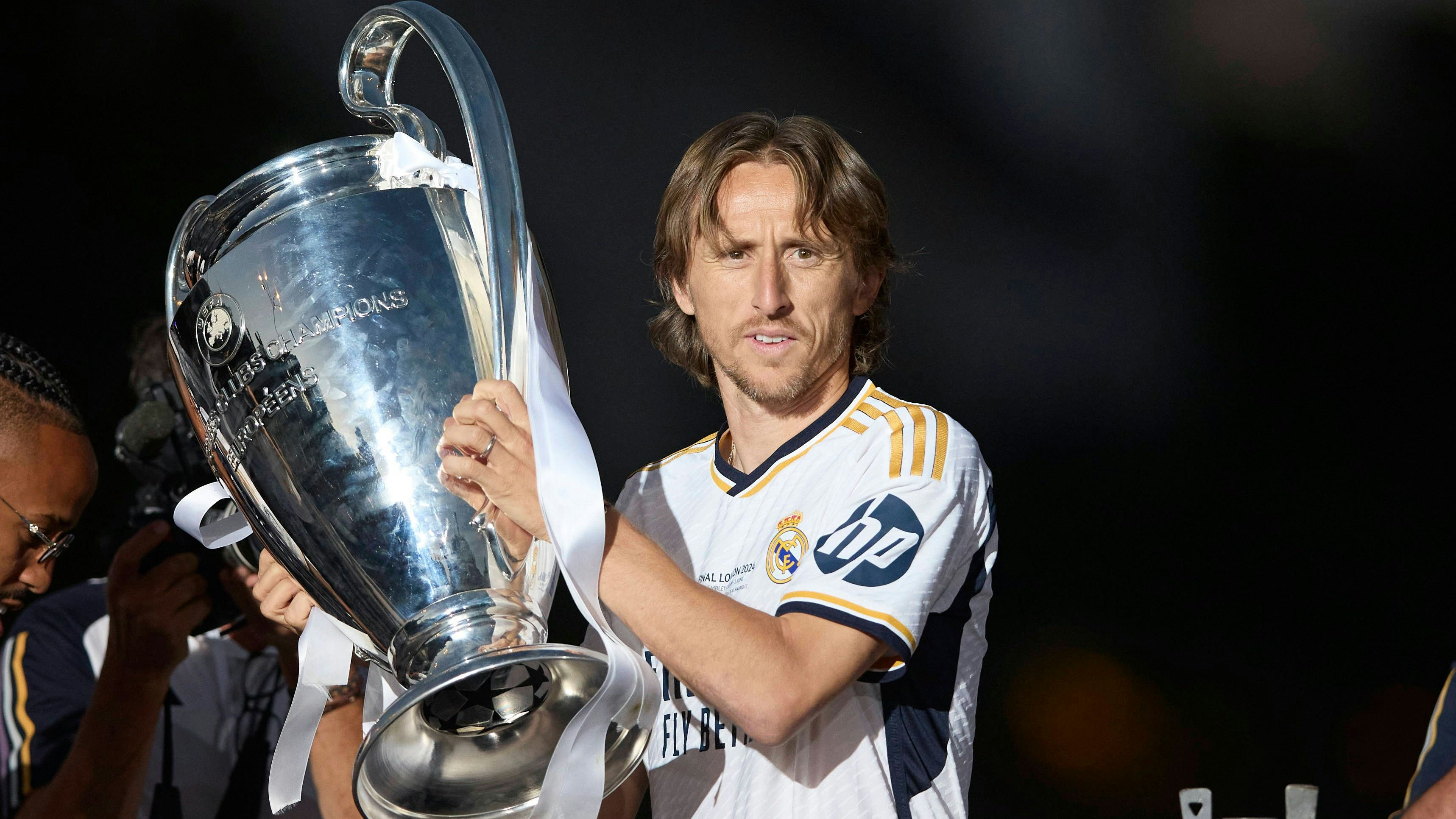 Heute.at - Superstar Modric überrascht mit Ryanair-Flug