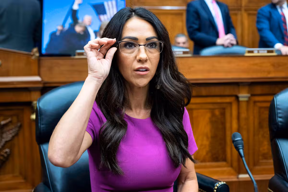 Lauren Boebert unterzeichnete eine Petition, die eine Abstimmung zur Herausgabe der Epstein-Files fordert.