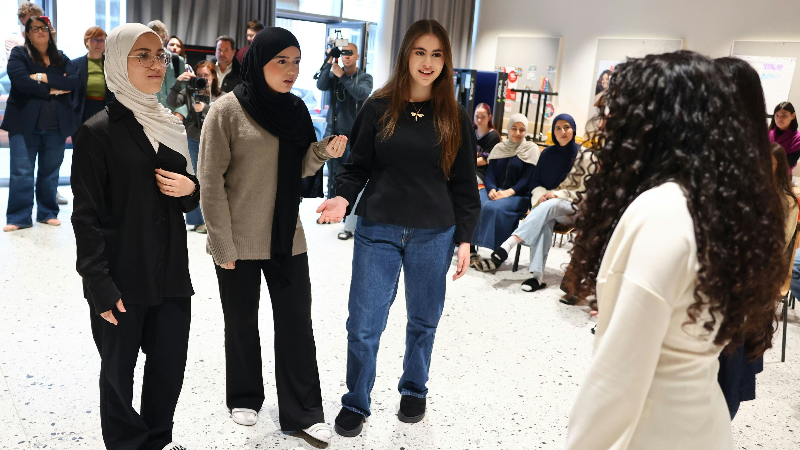 Heute.at - Mit Schauspiel gegen Mobbing – Schüler setzen Zeichen