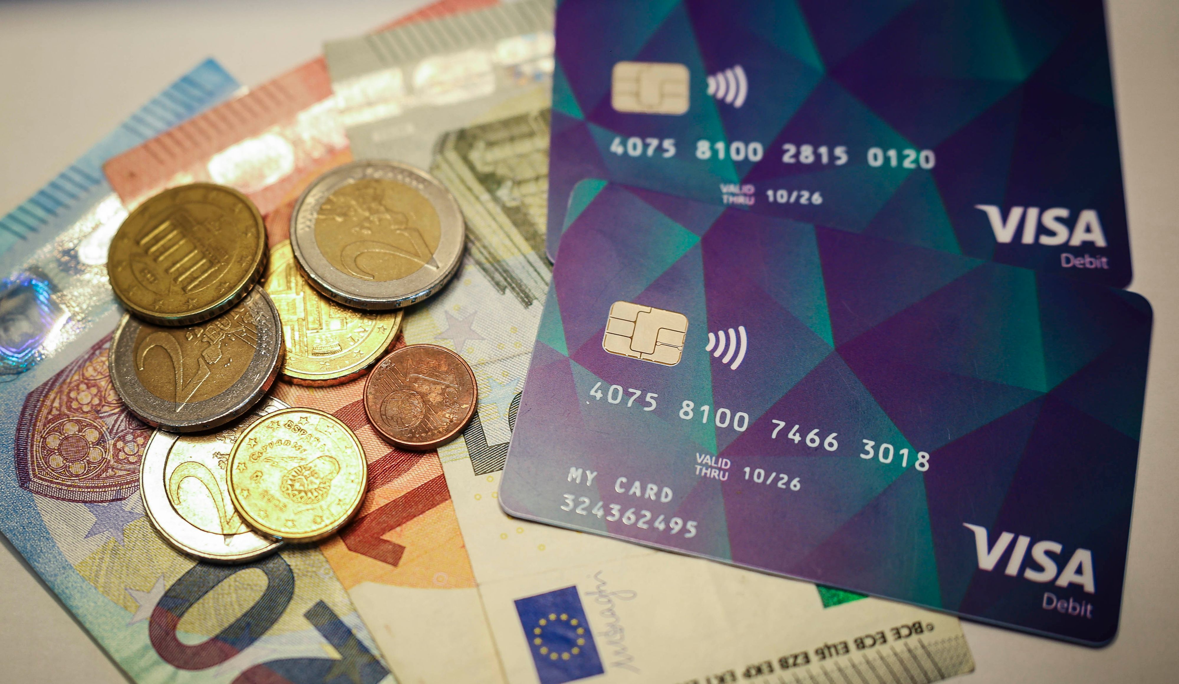 Eine Initiative will die Bezahlkarte in der Steiermark abschaffen. Symbolbild.