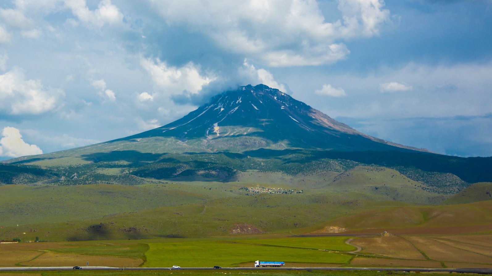 Hasandağı is a volcanic mountain with the highest peak 3268 m above sea level. Hasan Mountain has two large craters Big and Small . This mountain is located in Aksaray and Nigde province.