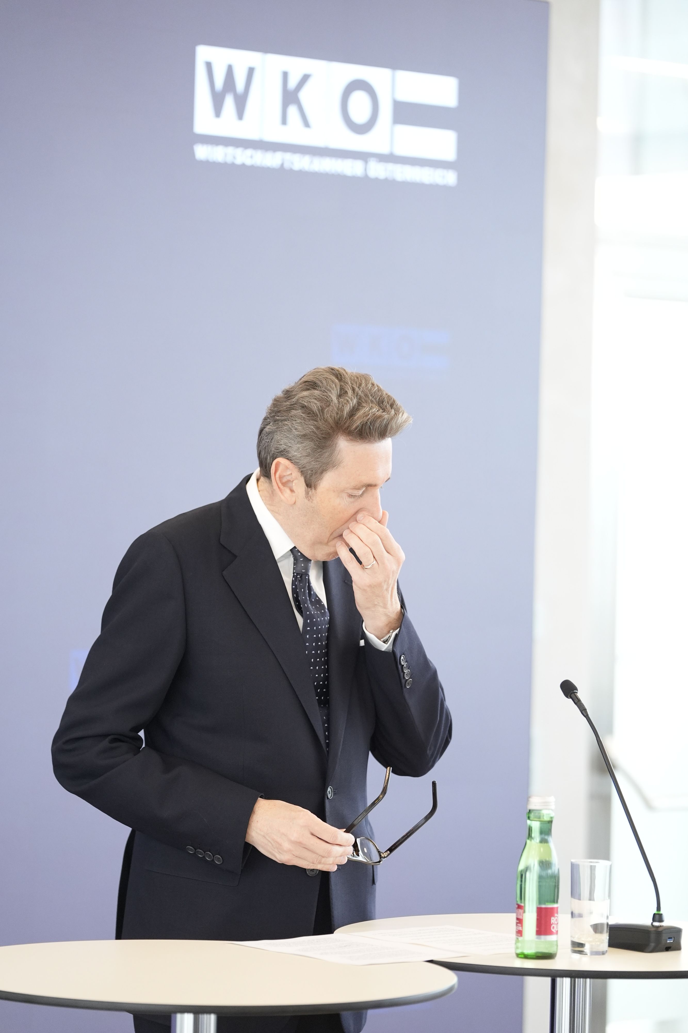 ... Brillen haben innen keine Scheibenwischer