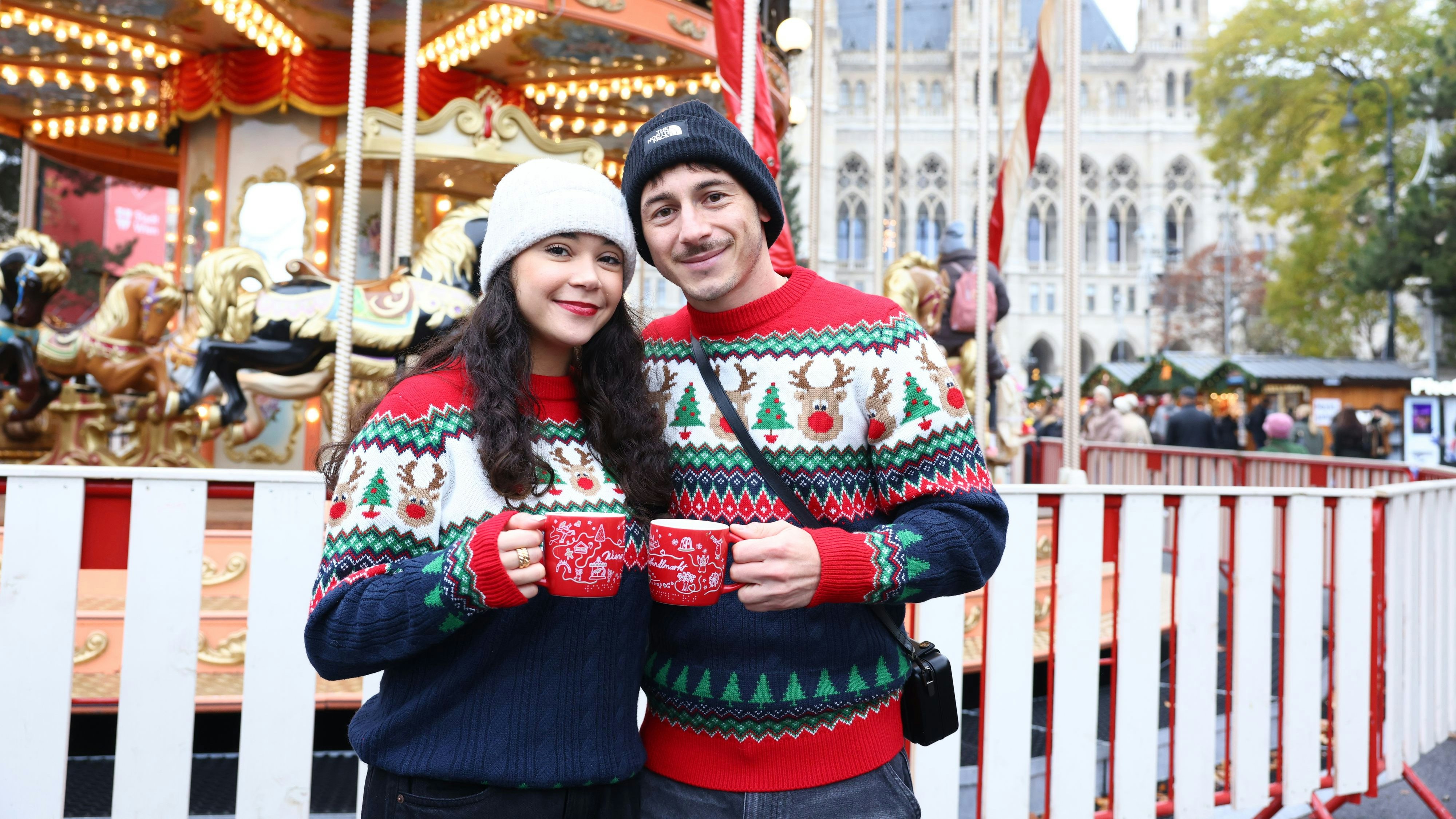 Heute.at - Preise angehoben – So teuer ist Punsch am Rathausplatz