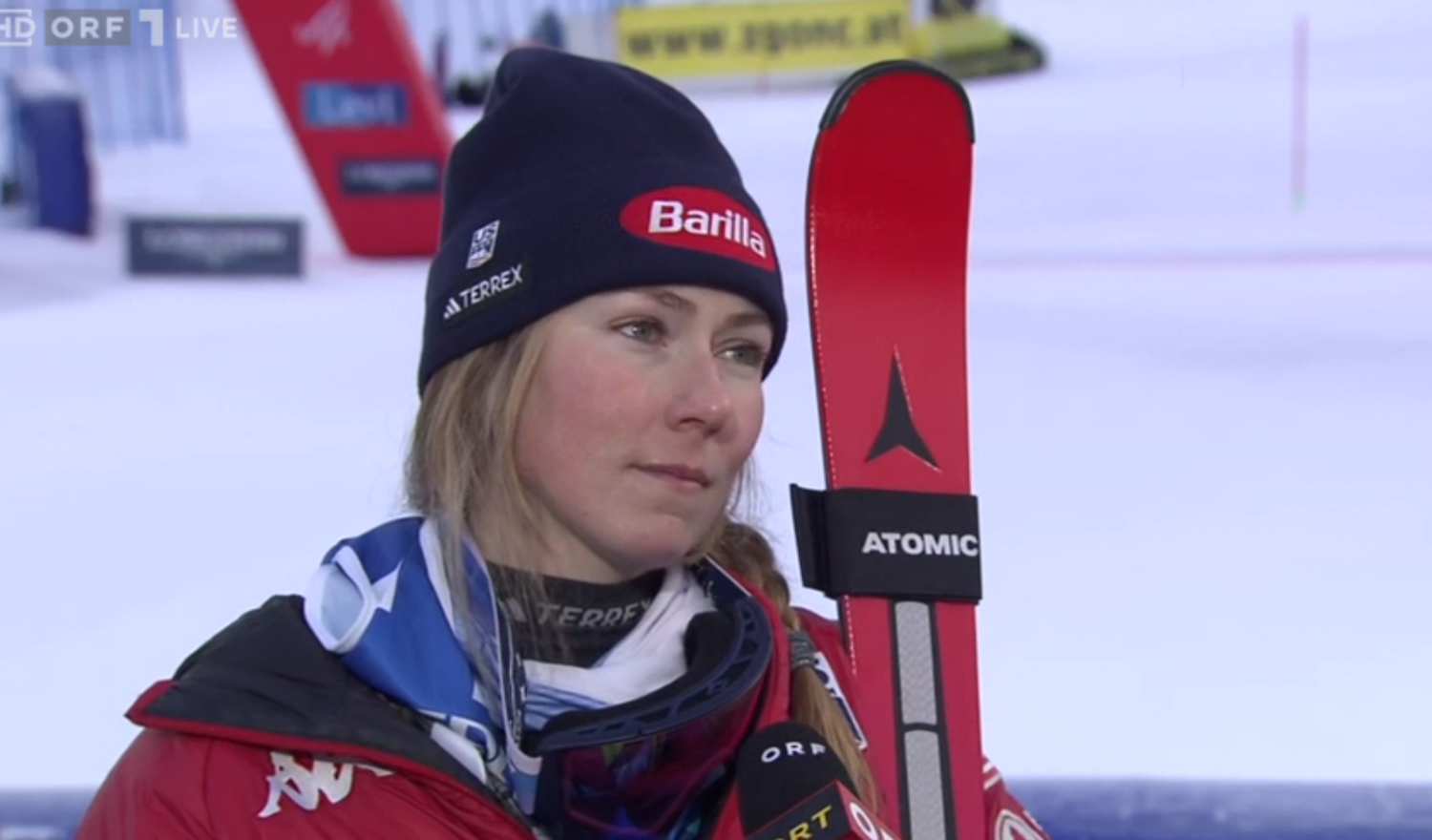 Mikalea Shiffrin zeigt sich zufrieden.