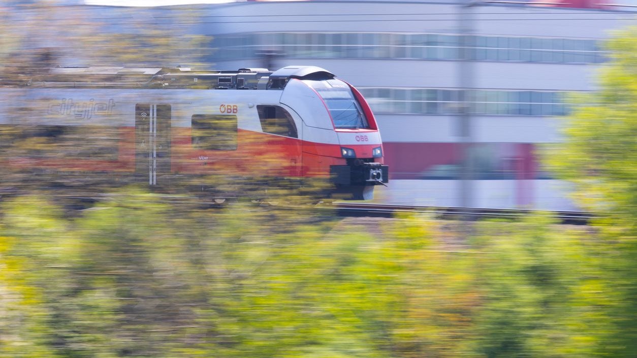 Heute.at - Jugendliche stirbt beim Trainsurfen auf Weststrecke