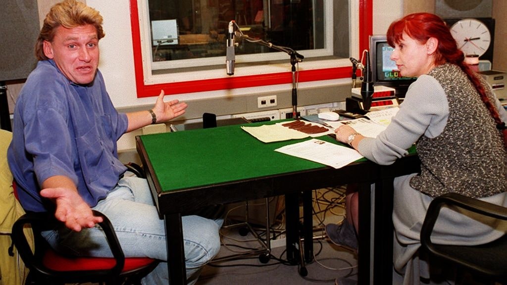 Nora Frey moderierte 10 Jahre lang den Ö3-"Wecker", 17 Jahre die Call-In-Sendung "Freizeichen". Im Bild mit Austropop-Star Reinhard Fendrich.