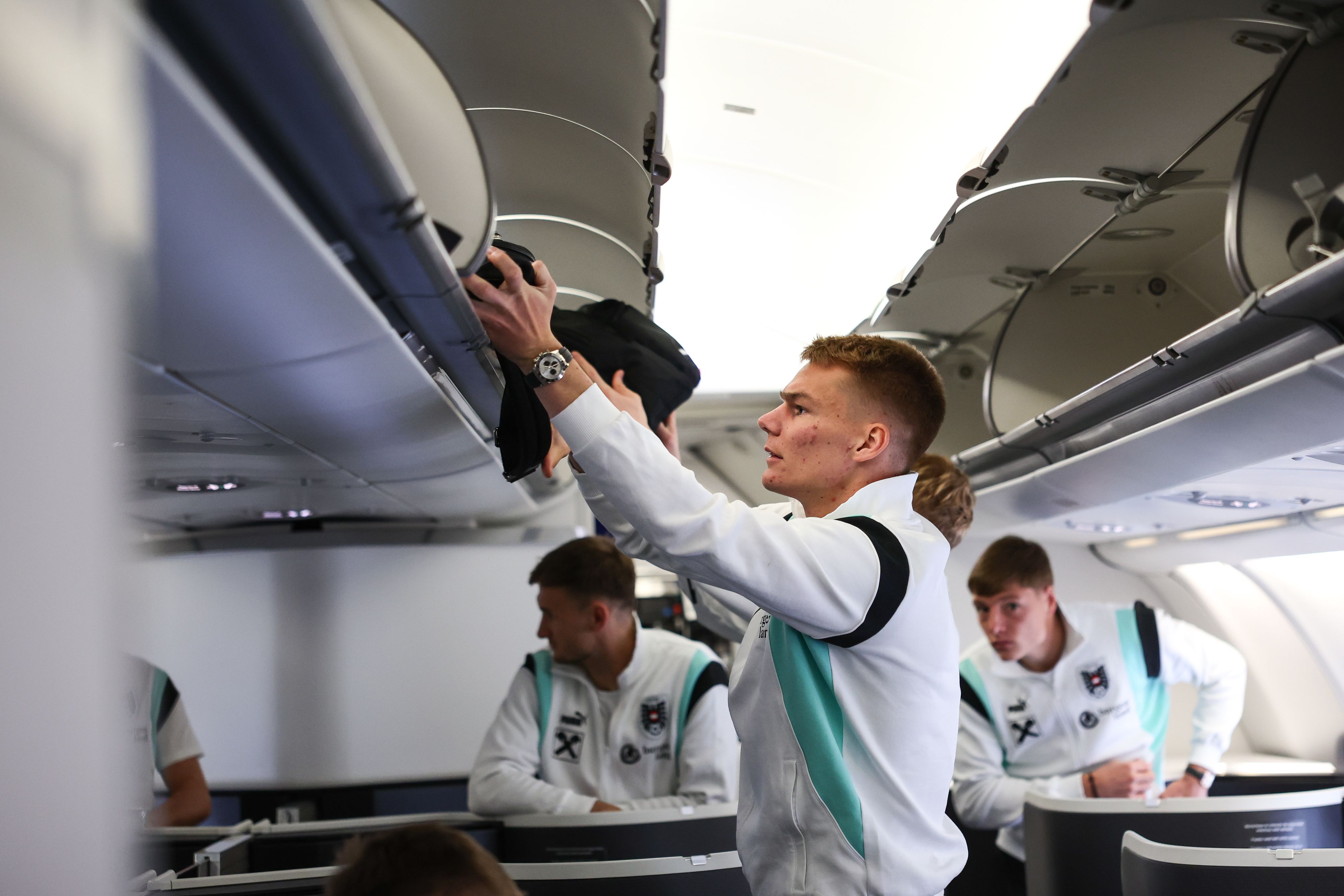 Philipp Lienhart und Co. mussten auf ihre Maschine warten.