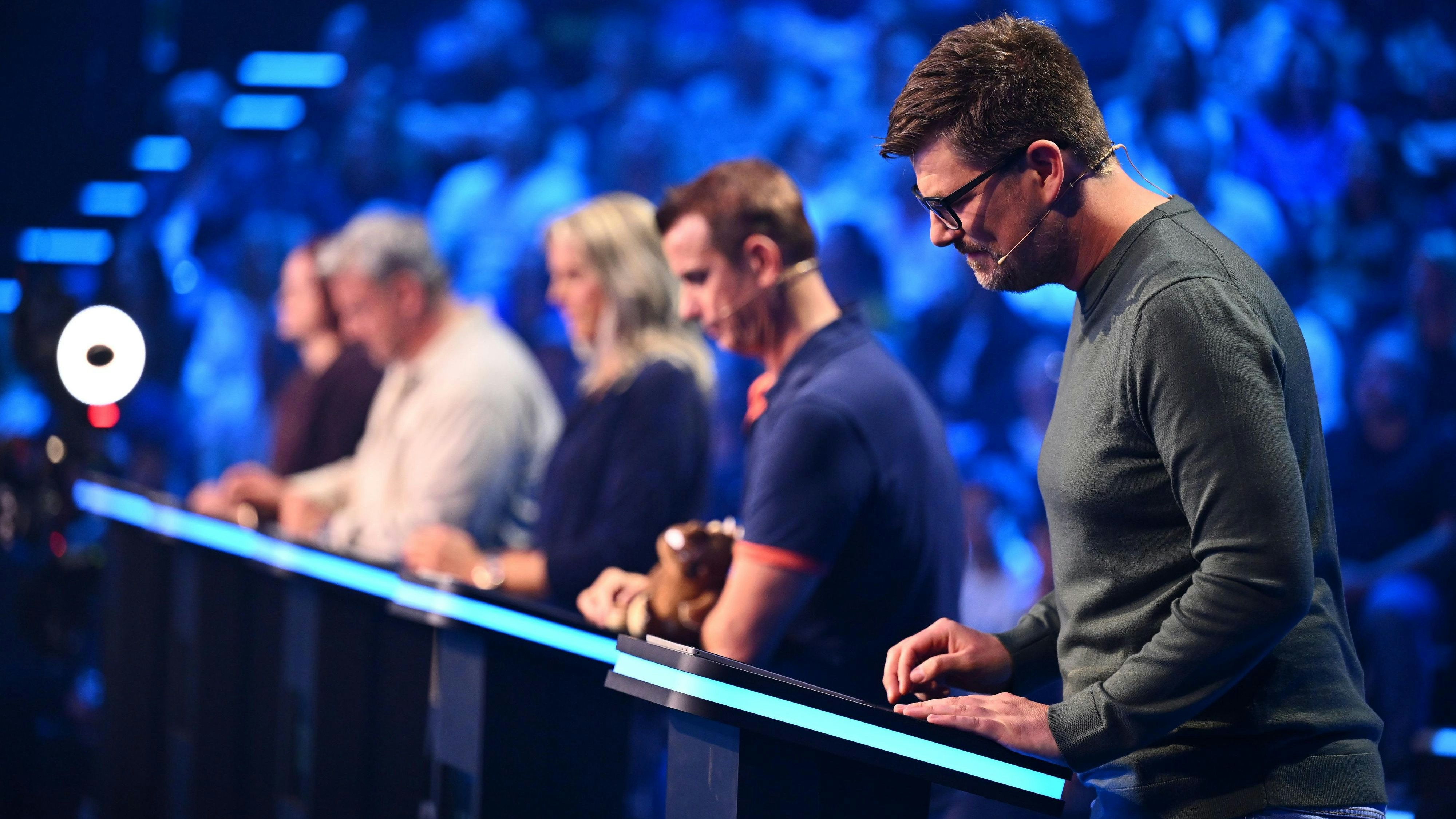 Fünf Kandidaten wollten zeigen, dass sie alleine schlauer sind als Stefan Raab und Elton.