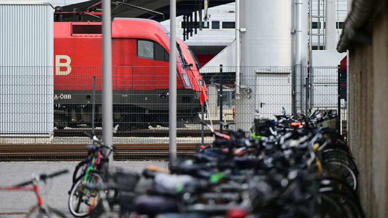 Heute.at - Lokführer missbrauchte Buben! Polizei sucht nach Opfern
