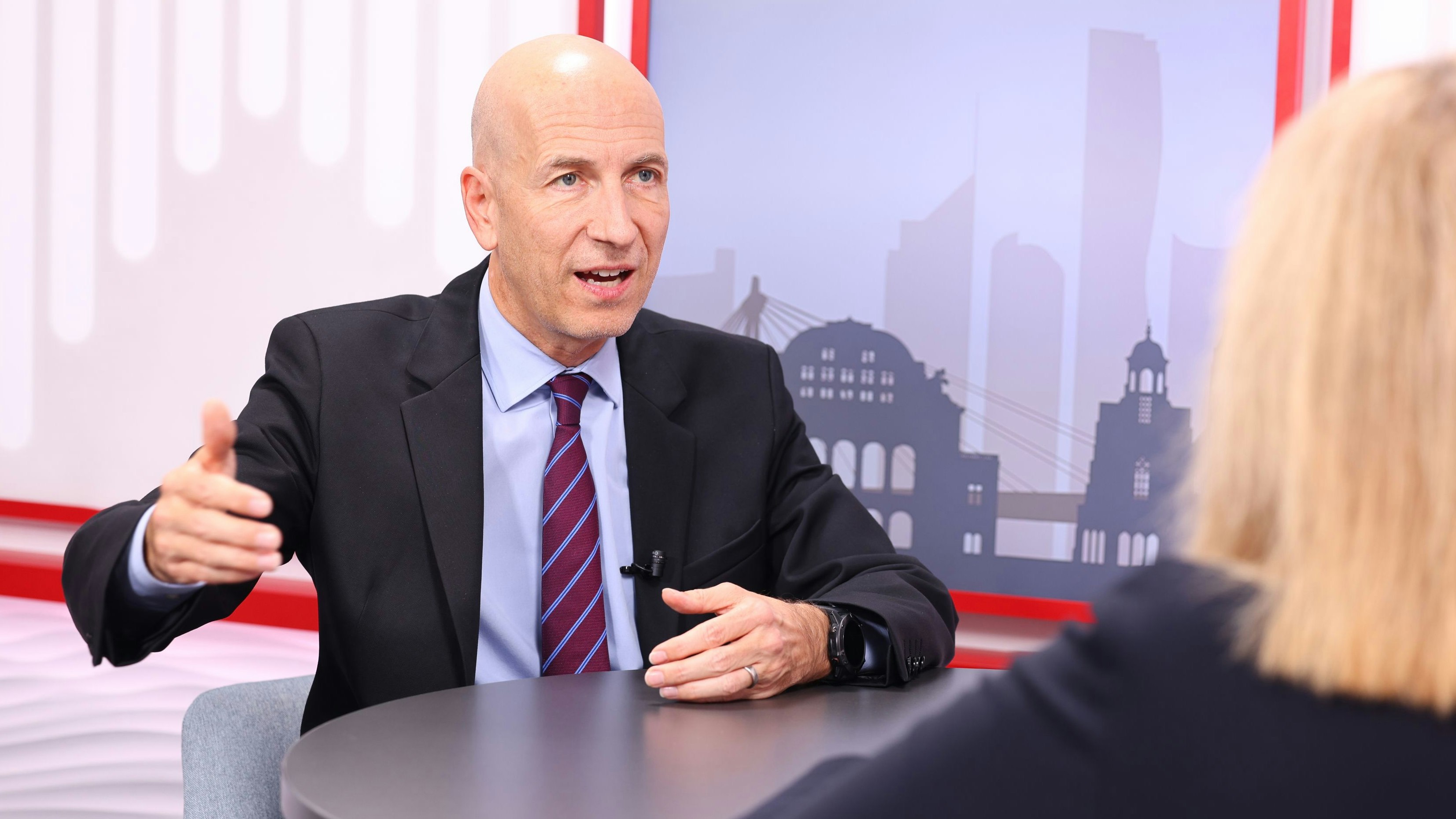 Heute.at - Wird Bargeld abgeschafft? Notenbankchef redet Klartext