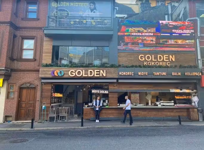 Eine Mutter und ihre beiden Kinder sind in Istanbul aus noch ungeklärten Gründen verstorben.