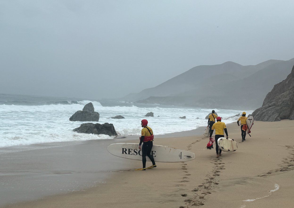 Ein Ausflug an den Strand endet für eine Familie in Kalifornien dramatisch.