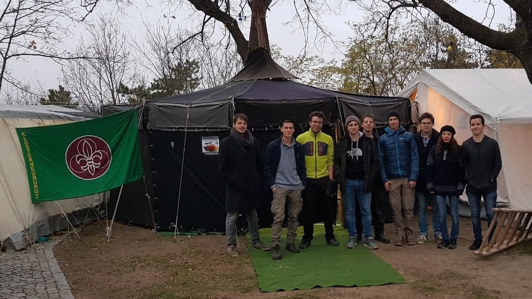 Seit über 40 Jahren verkaufen die Klosterneuburger Pfadis hier ihren Punsch.