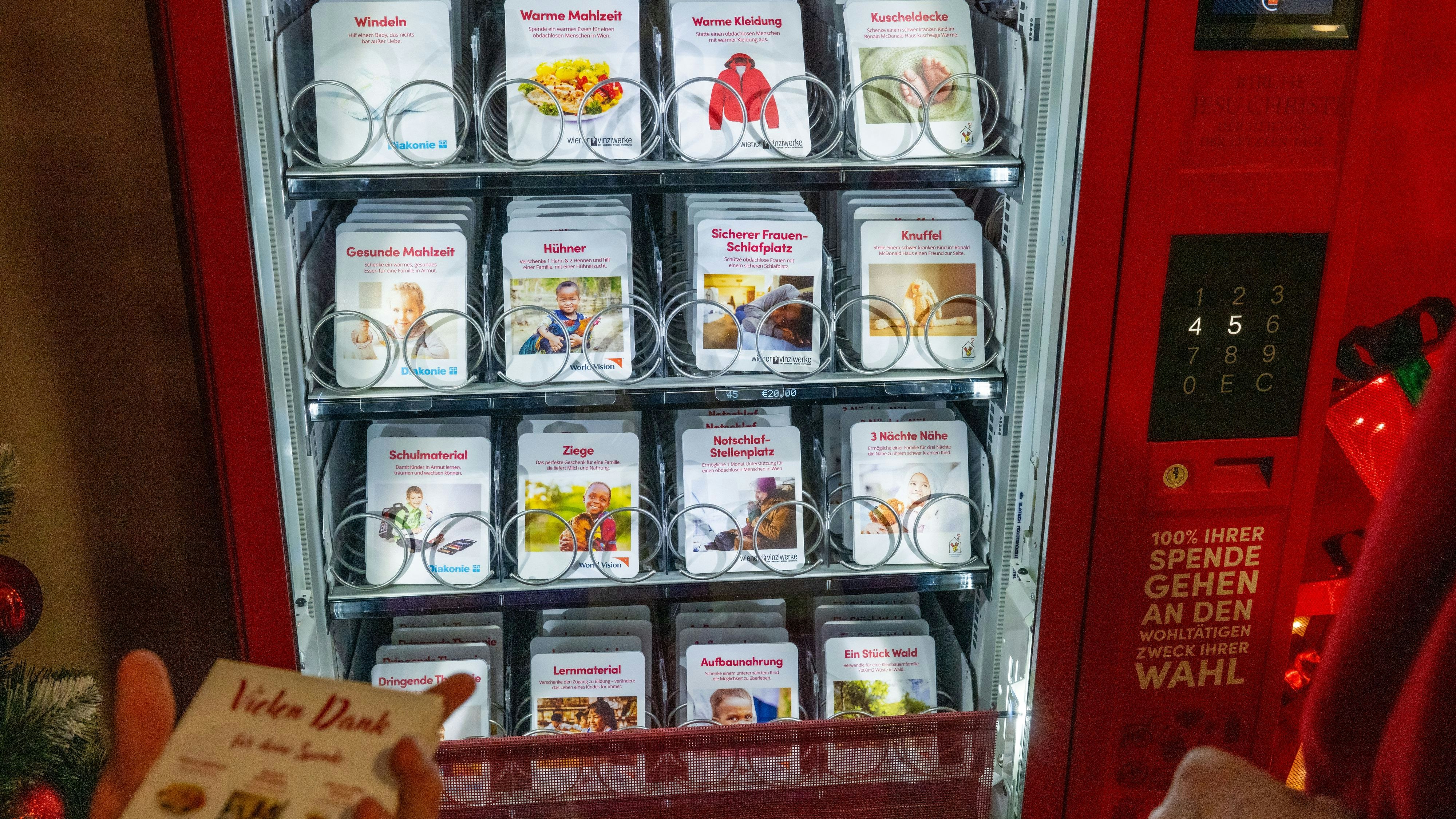 Der gespendete Betrag wird zu 100 Prozent an die jeweilige Organisation weitergeleitet.