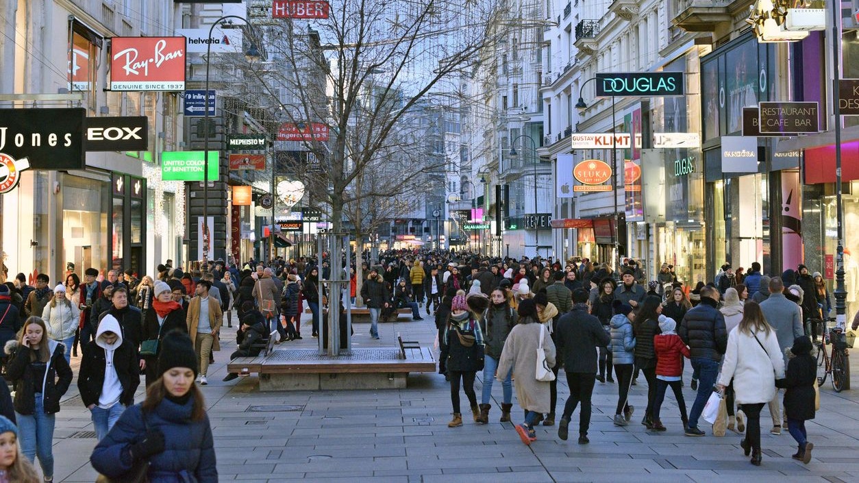 Heute.at - Mann isst fürstlich in Wiener City, wird festgenommen