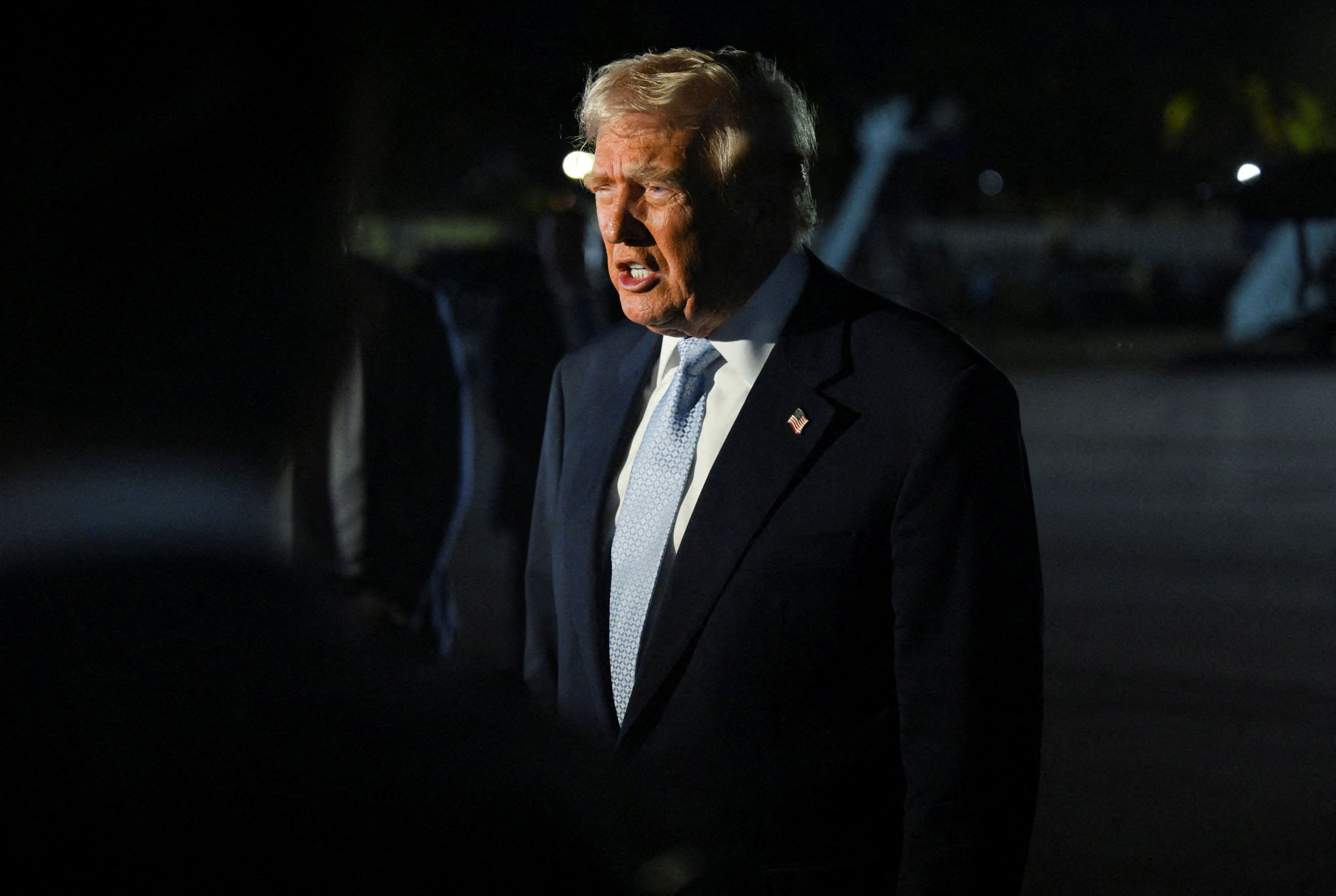 US-Präsident Donald Trump spricht sich überraschend für eine Freigabe der Epstein-Akten aus. 