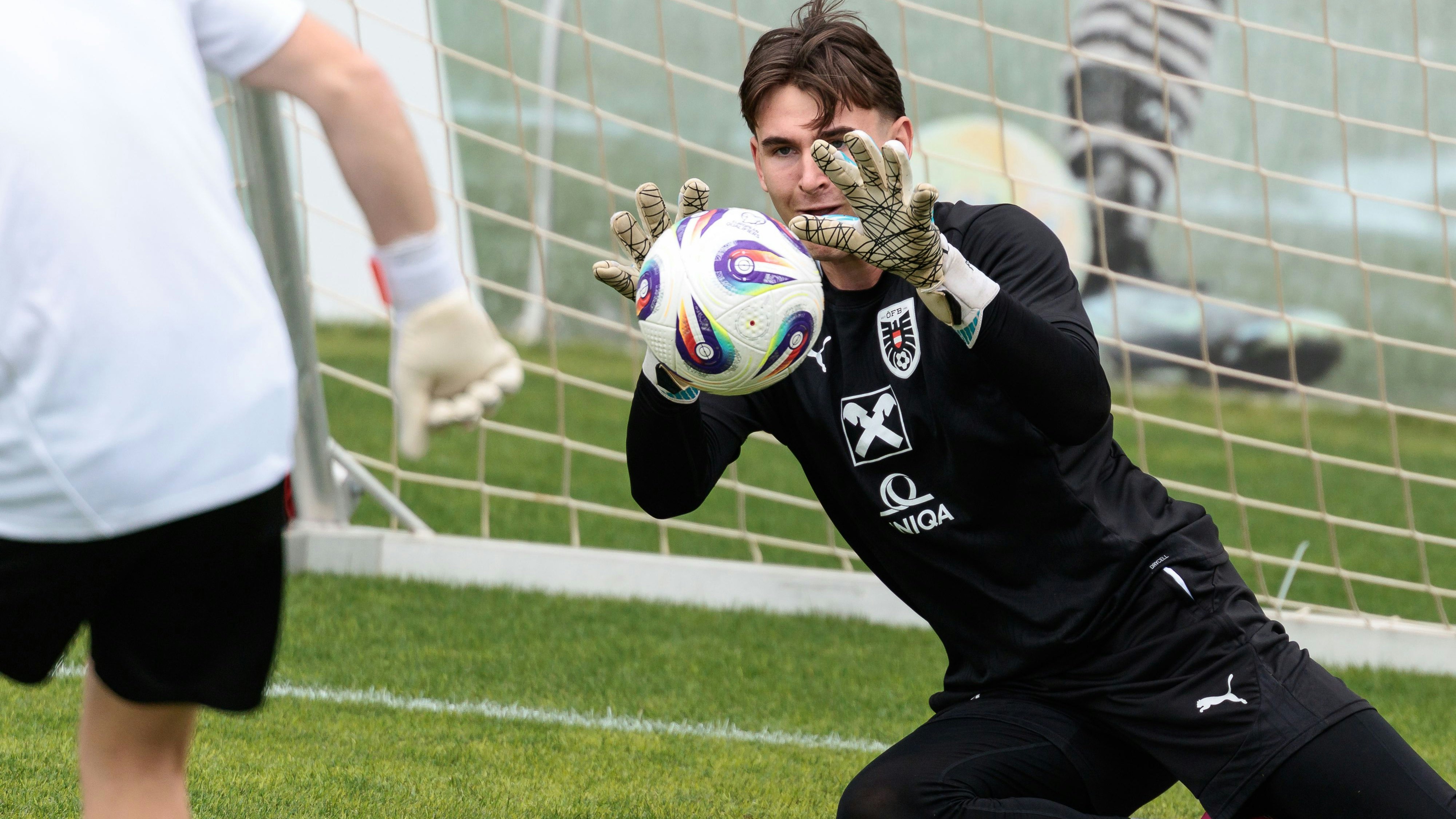 Heute.at - ÖFB-Torhüter in England und Deutschland begehrt