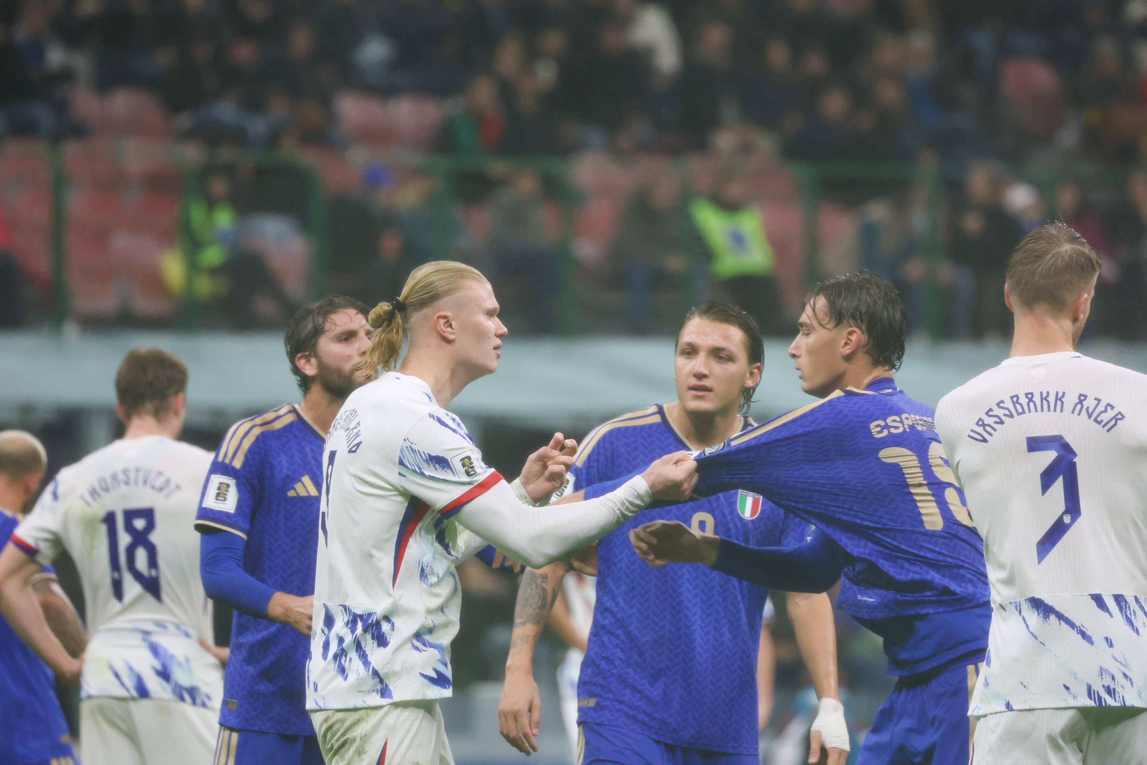 Haaland legt sich mit den Italienern an, schnürt später einen Doppelpack.