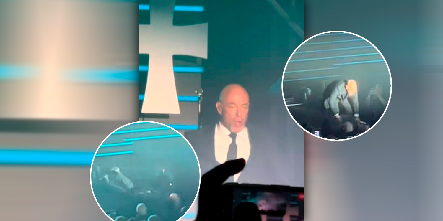 Der Graf hat einen Lautsprecher übersehen.