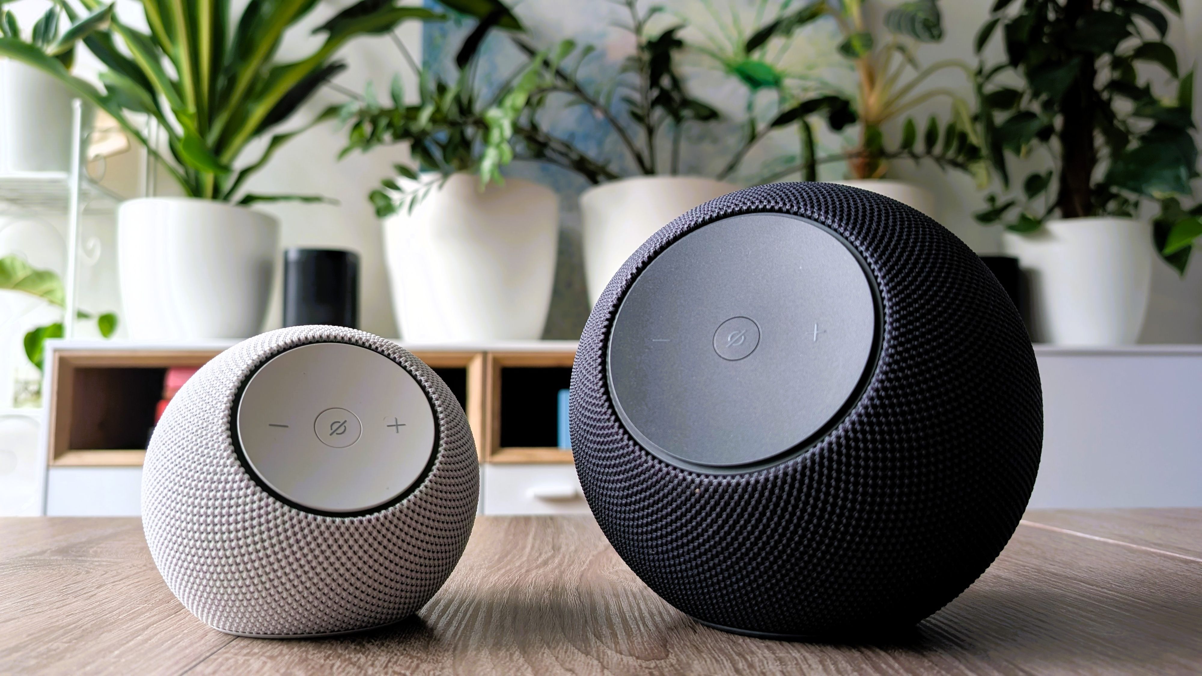 In Österreich sind die Geräte zwar "Alexa+ ready", also theoretisch für den Einsatz Amazons neuer KI-Assistentin bereit, doch die neue Alexa-Generation ist hierzulande noch nicht verfügbar, und ein genauer Starttermin wurde bislang nicht kommuniziert.