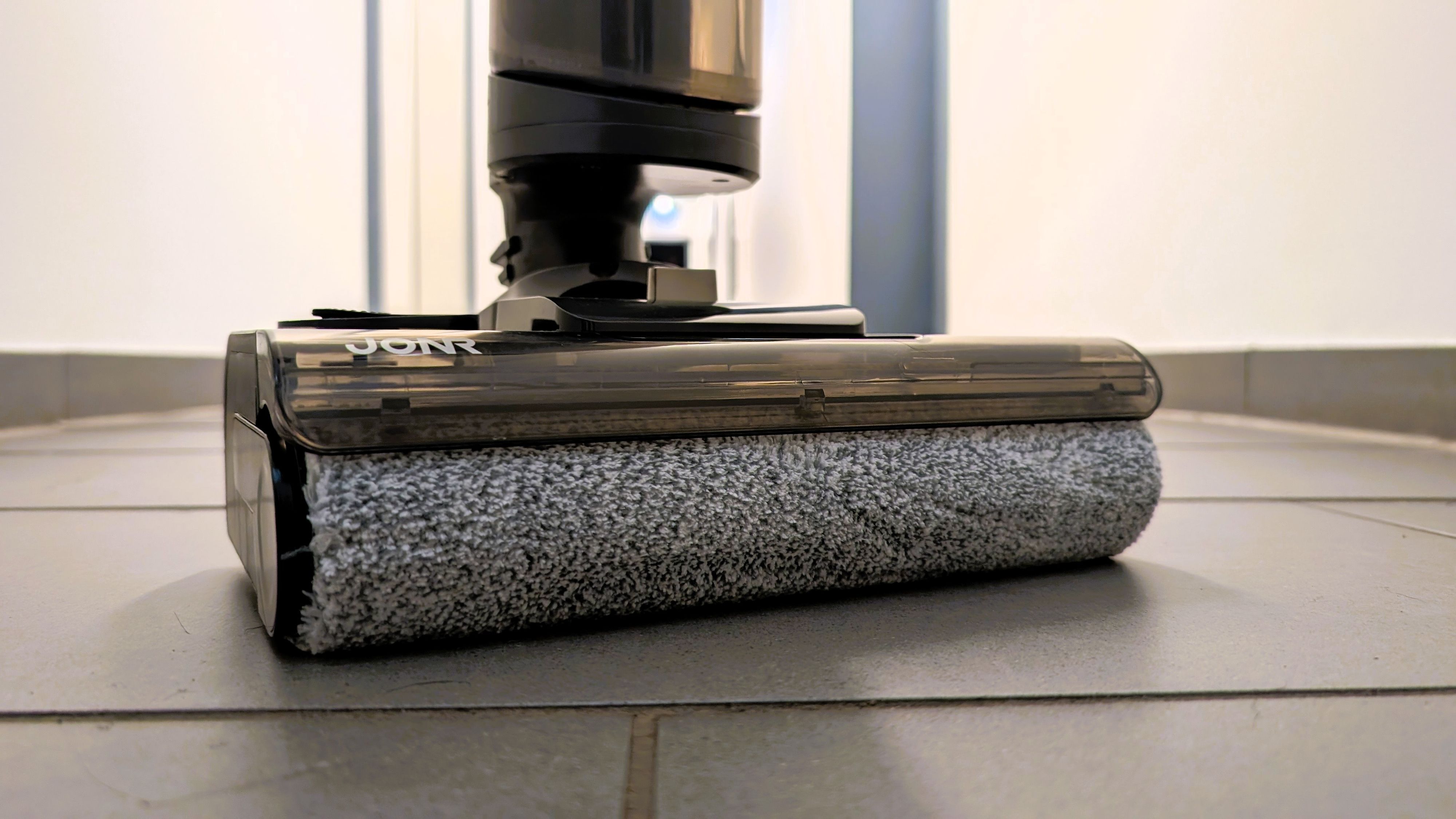 Wer primär harte Böden reinigt, erhält eine überzeugende Trockenleistung – und die Selbsttrocknung ist ein echter Gewinn.