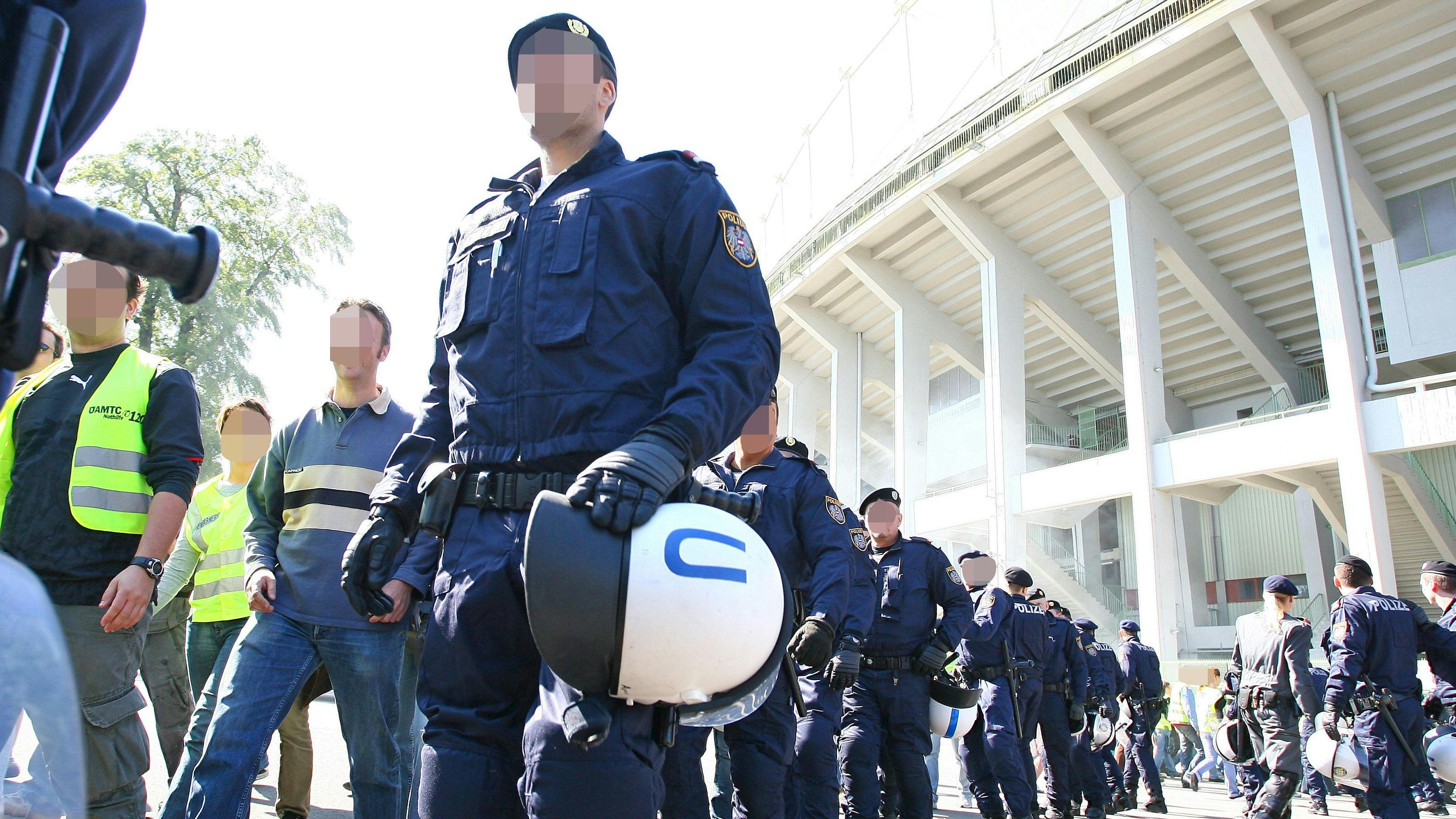 Heute.at - Bosnien-Hit: Polizei für Großeinsatz in Wien gerüstet