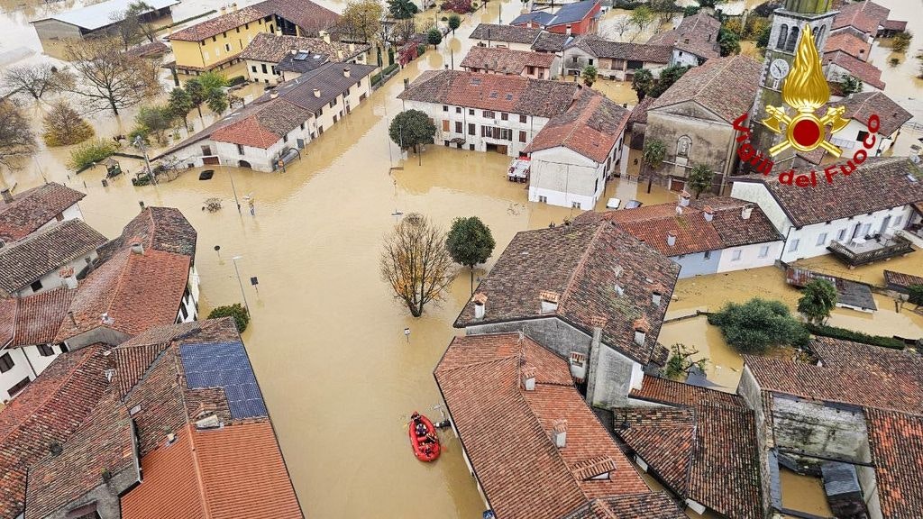 Heute.at - Unwetter-Chaos in Norditalien! Zwei Personen vermisst