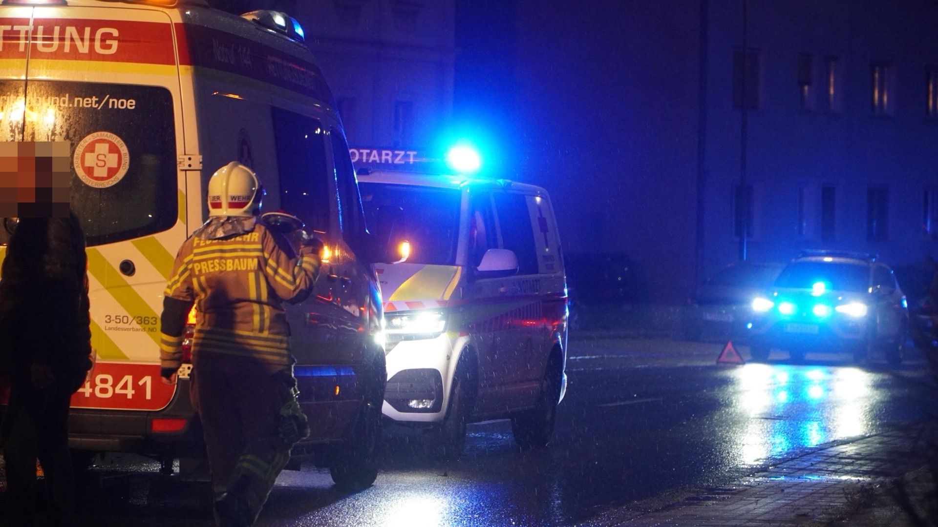 Radfahrerin stirbt bei Unfall auf der B44 in Pressbaum