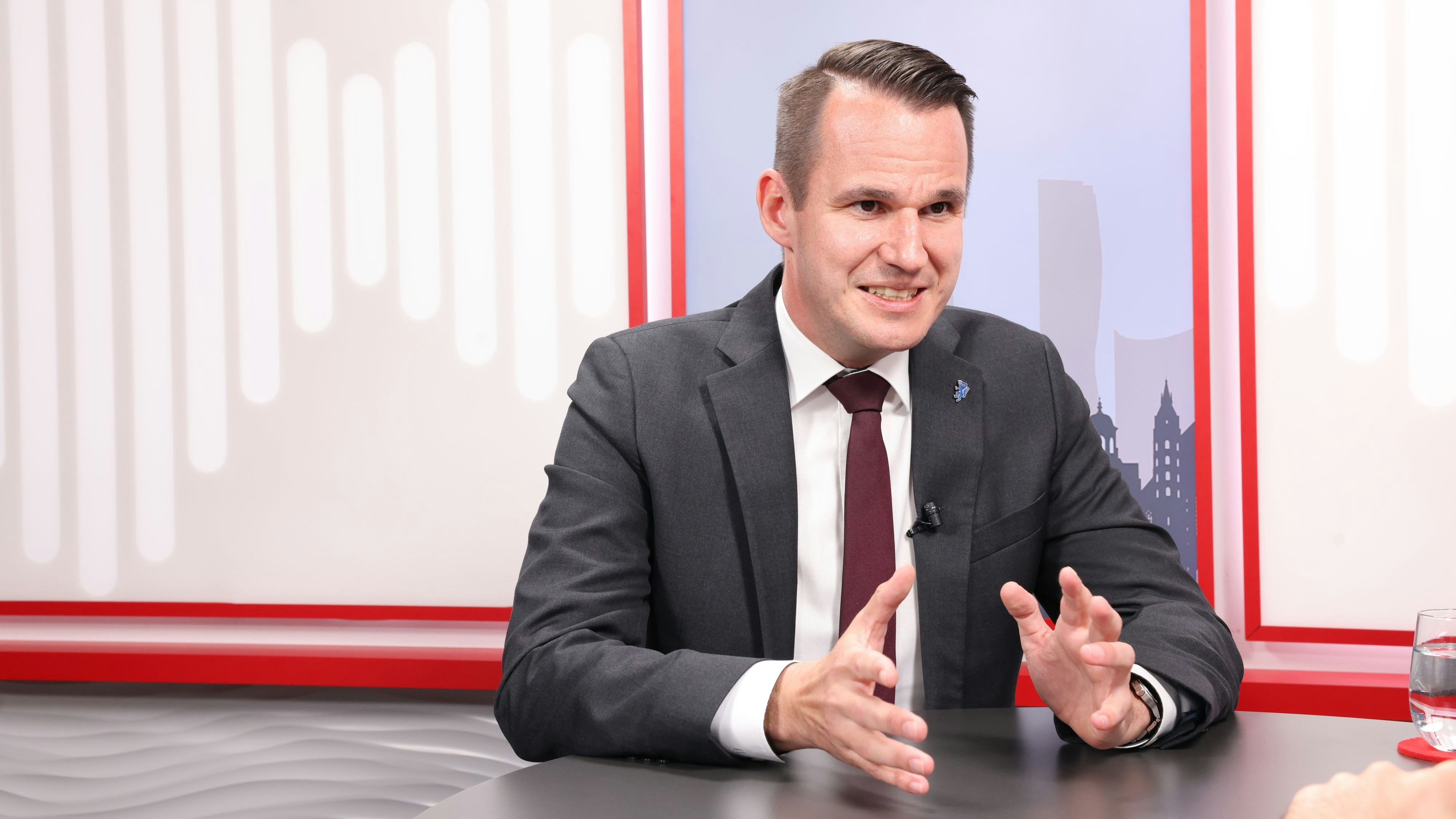 Landesrat Stefan Hermann (SP) war zu Gast im "Heute"-Studio