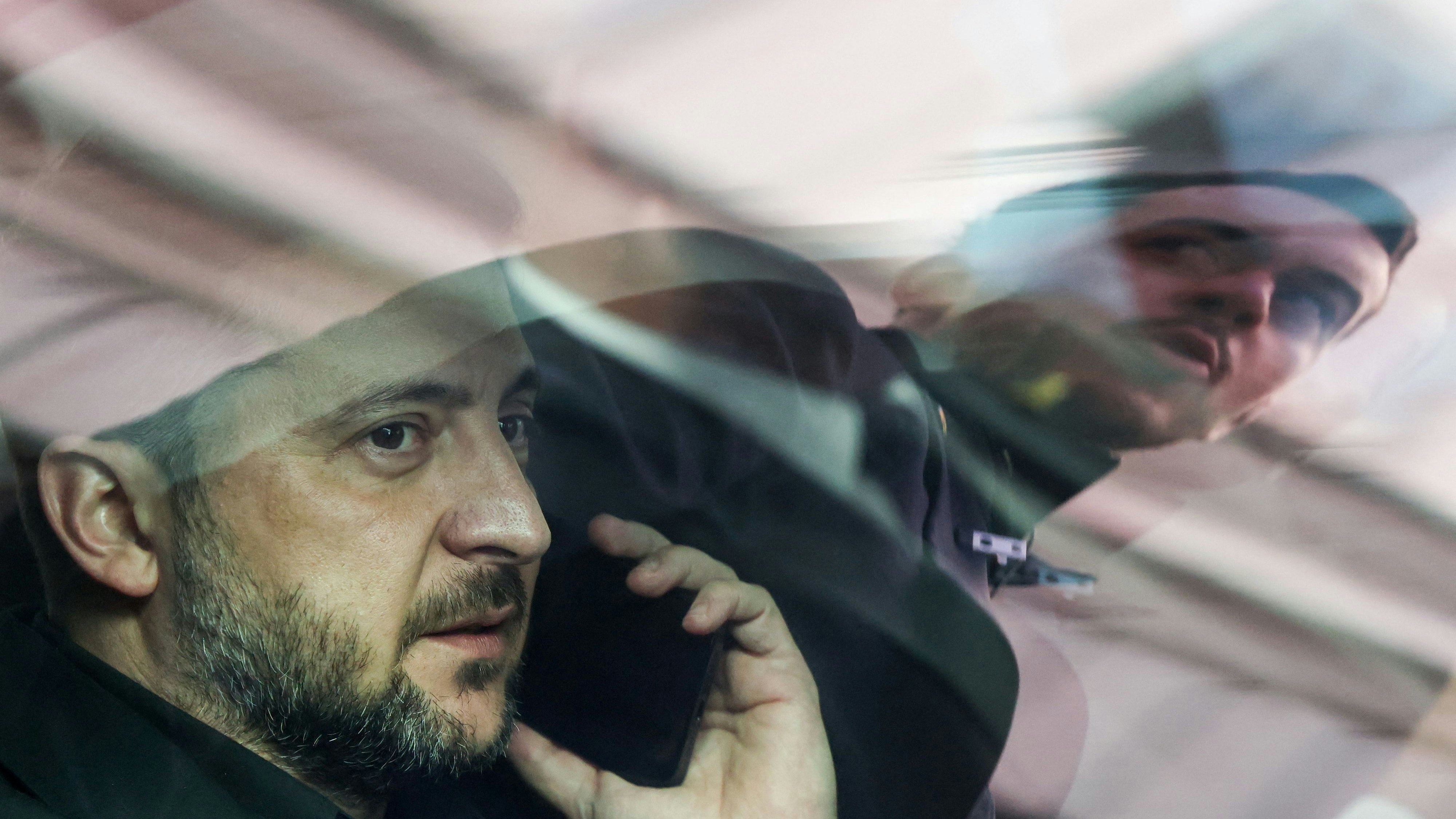 Eine Bande soll bis zu 100 Millionen Euro Schmiergeld kassiert haben