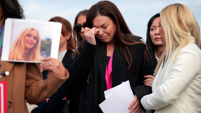 Kommt nun alles ans Licht? Das US-Repräsentantenhaus stimmte Dienstagabend für die Veröffentlichung aller Akten im Missbrauchsfall Jeffrey Epstein, wenige Stunden später auch der Senat. Was nun passiert, was Opfer sagen, was über das 