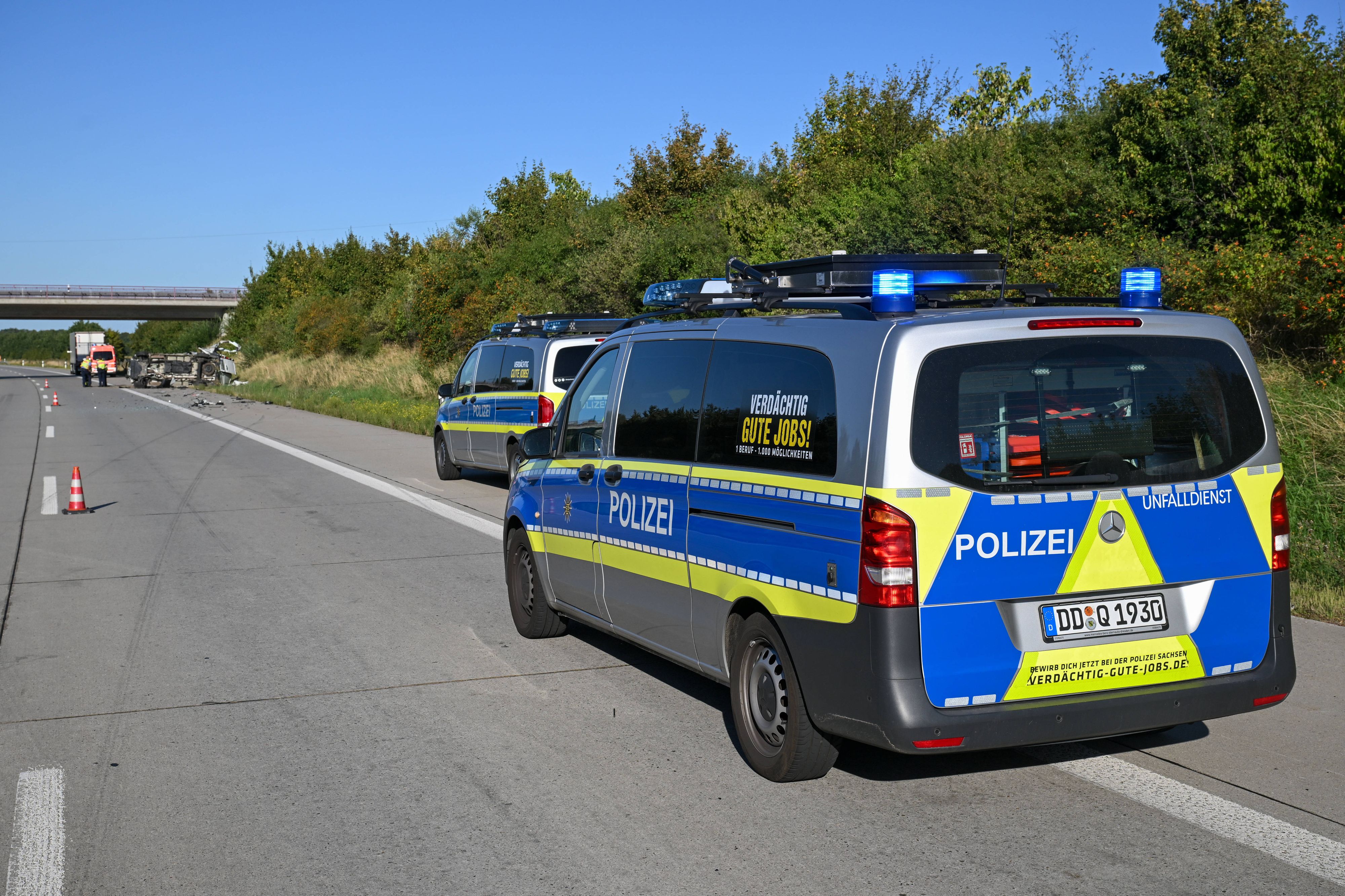 In der Nacht auf Montag wurden abgetrennte Hände auf der A45 in Nordrhein-Westfalen (D) entdeckt.