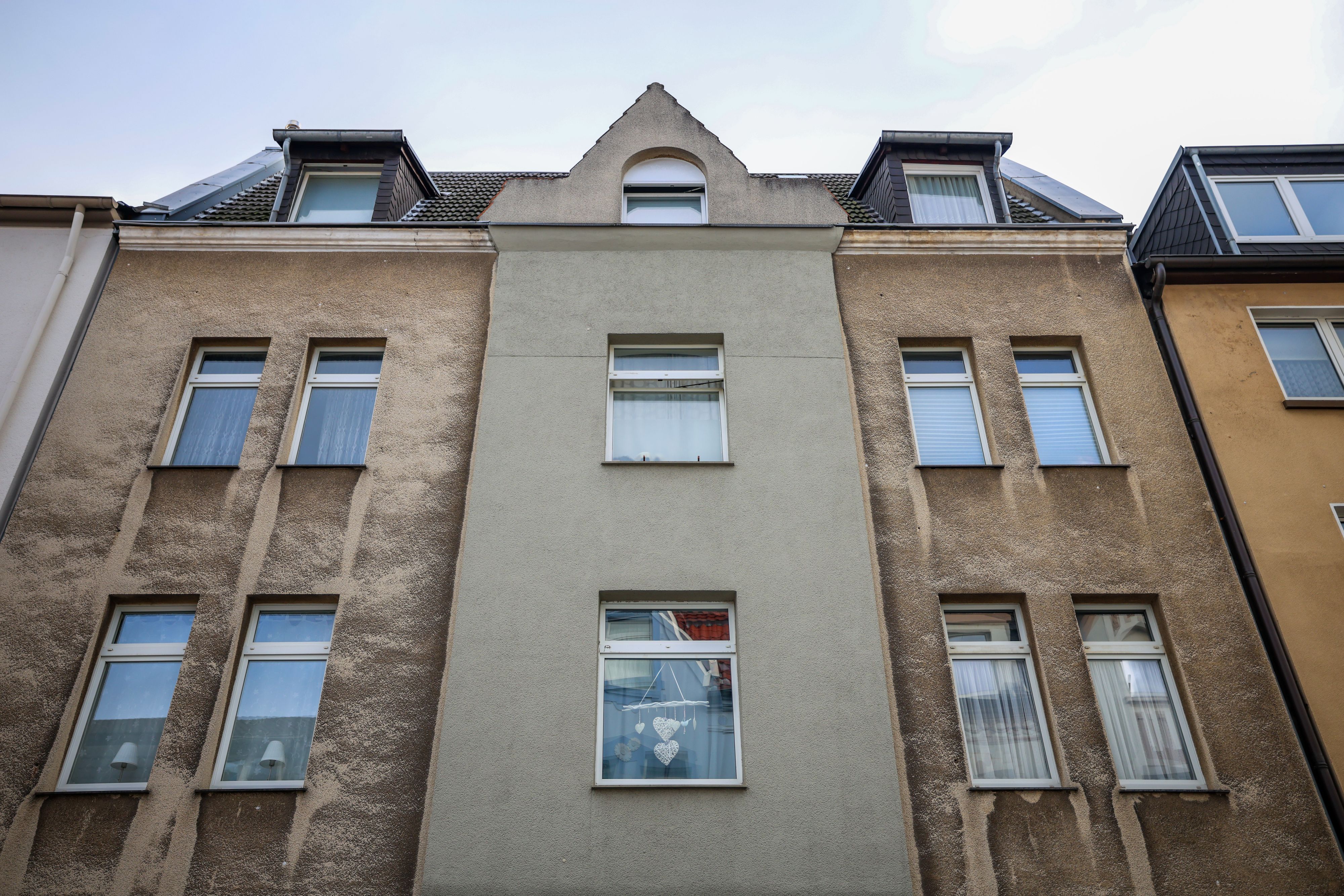 Das Mädchen wurde in einem Mehrfamilienhaus in Bochum niedergeschossen.