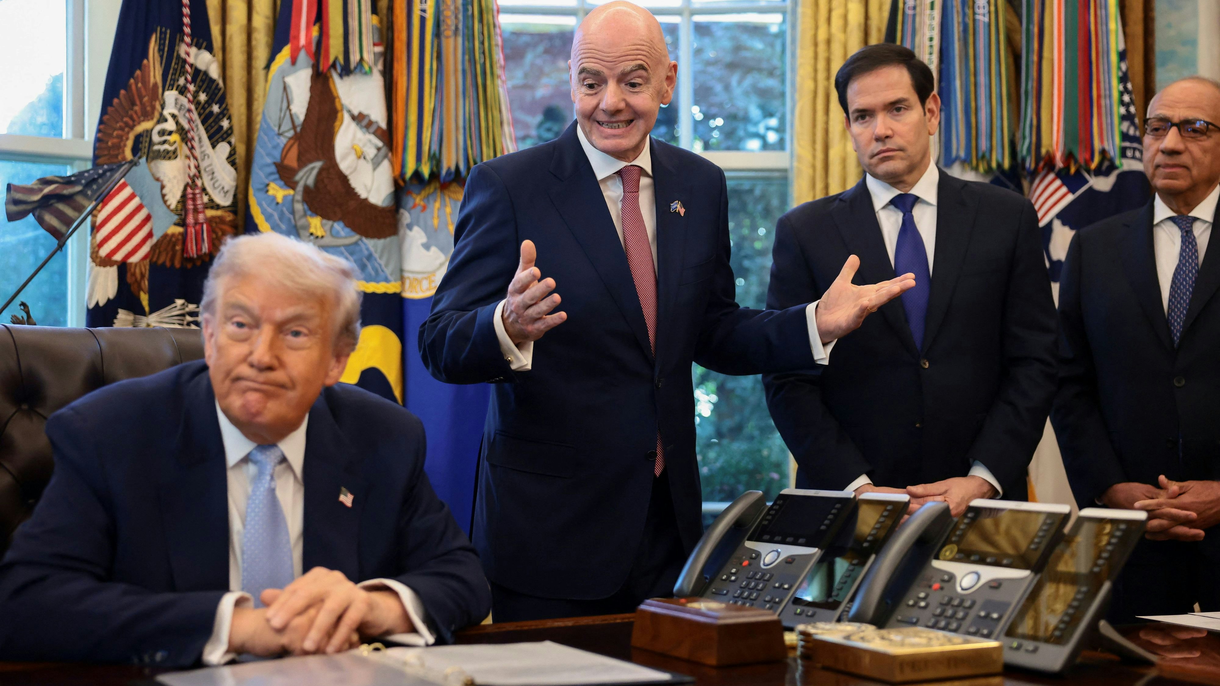 Heute.at - Wer ein WM-Ticket hat, soll schneller Visum bekommen