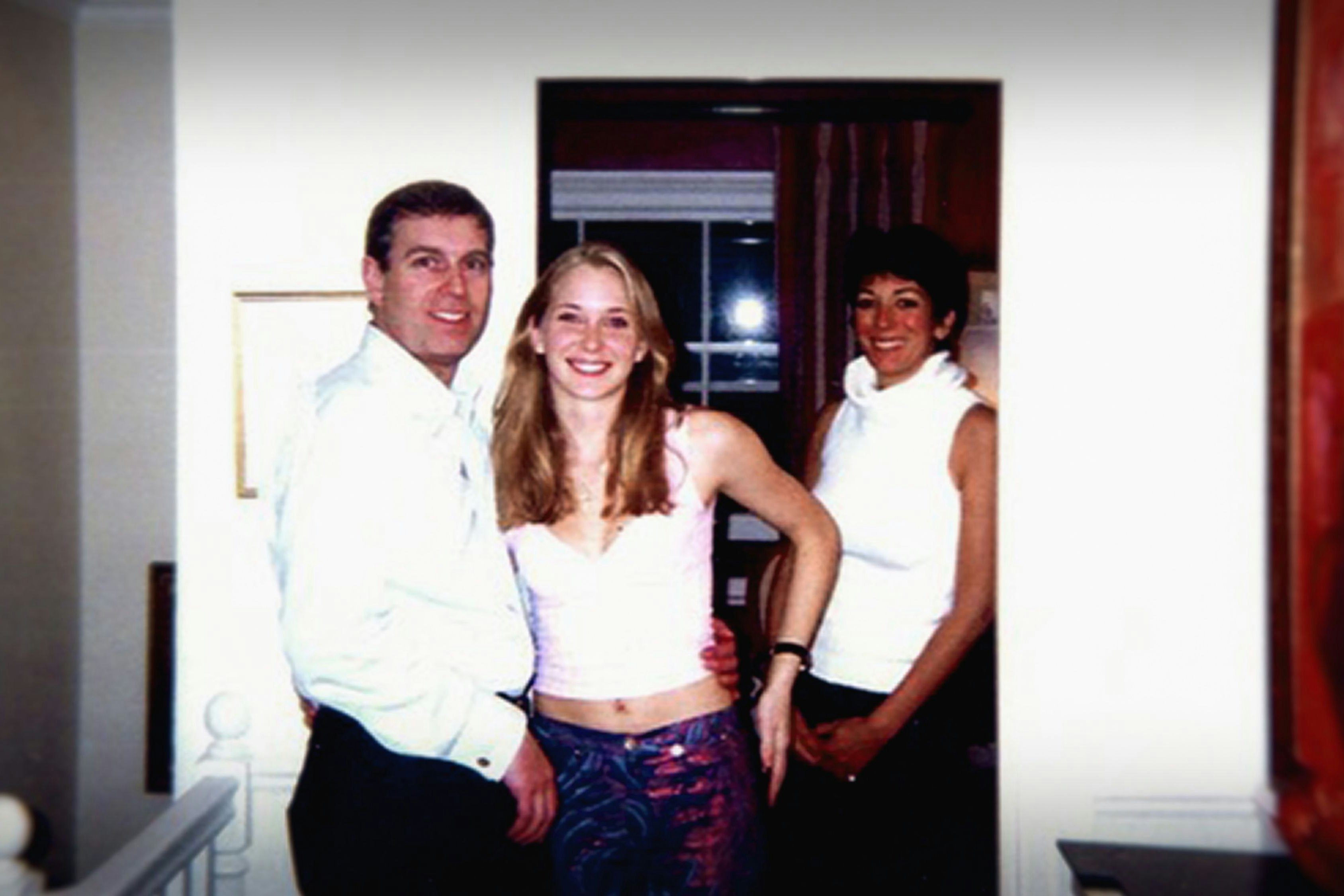 Das berühmte Foto von Andrew und Virginia Roberts Giuffre: Der Prinz hatte seine "Braut" damals aus einem Katalog ausgewählt