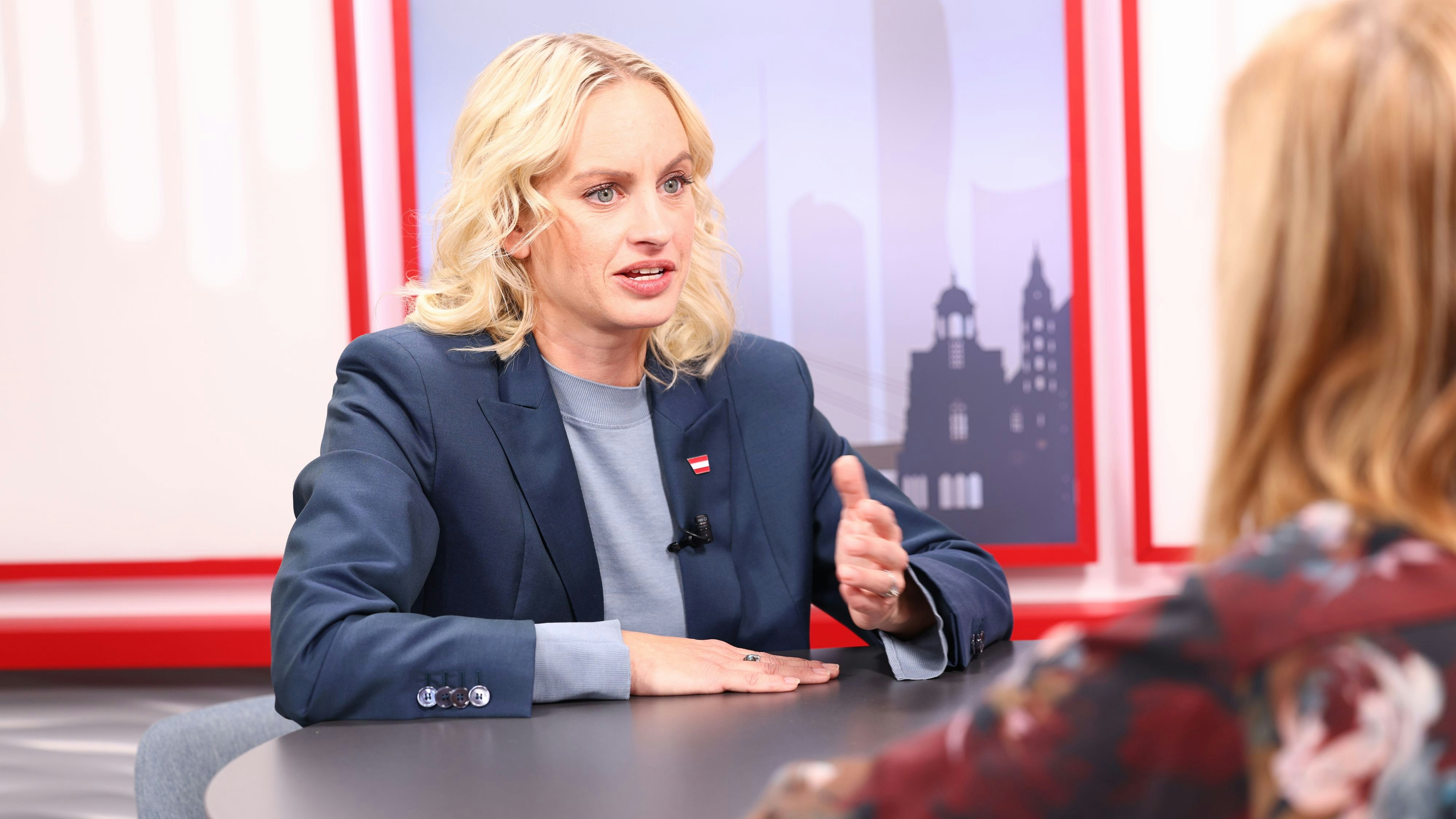 Michaela Schmidt (SPÖ) fordert Preistransparenz beim Einkaufen.