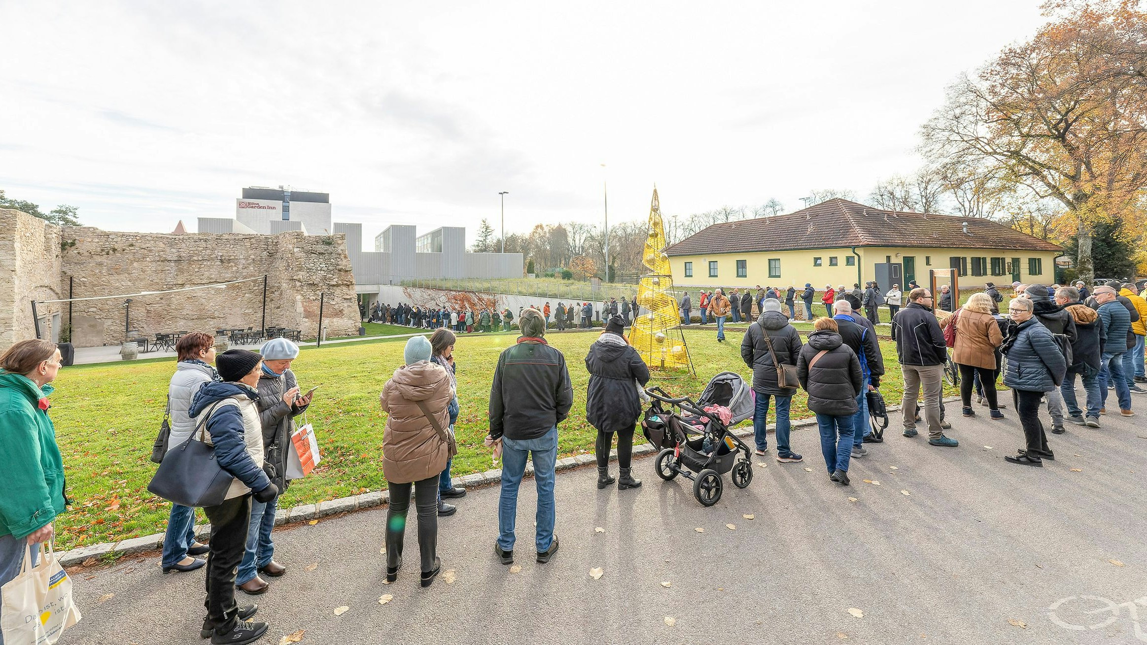 Heute.at - Riesen-Andrang auf Gutschein-Aktion in Wr. Neustadt