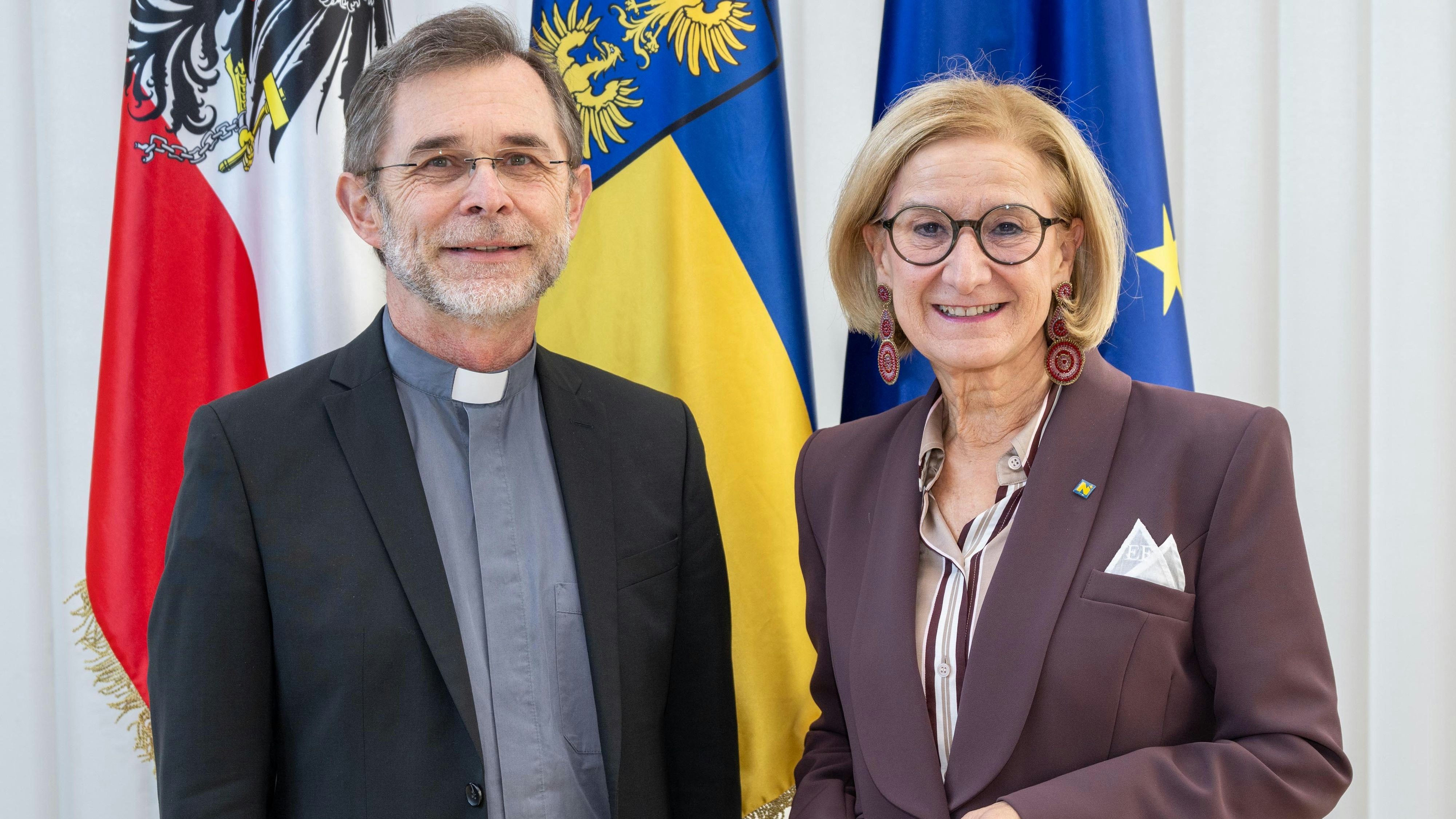 Heute.at - Kirchliche Würdenträger zu Gast im NÖ Landhaus