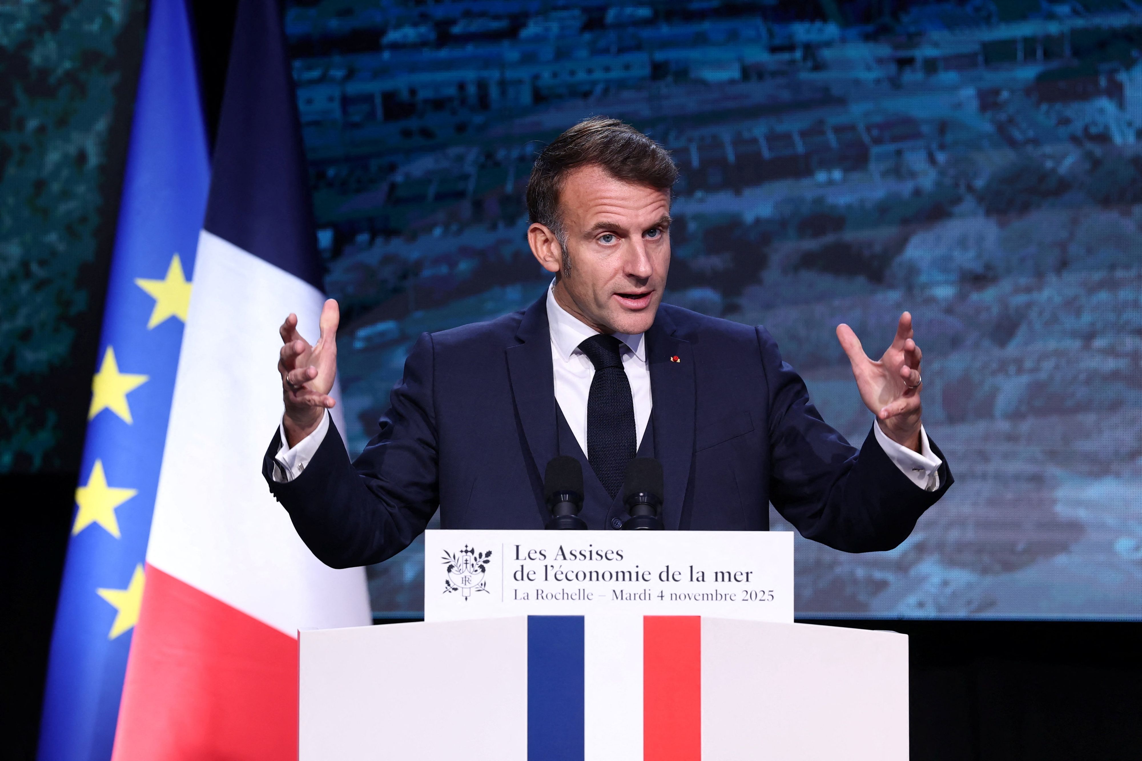 Frankreichs Präsident Emmanuel Macron macht Freizeit-Kokser für die Drogenkriege mitverantwortlich.
