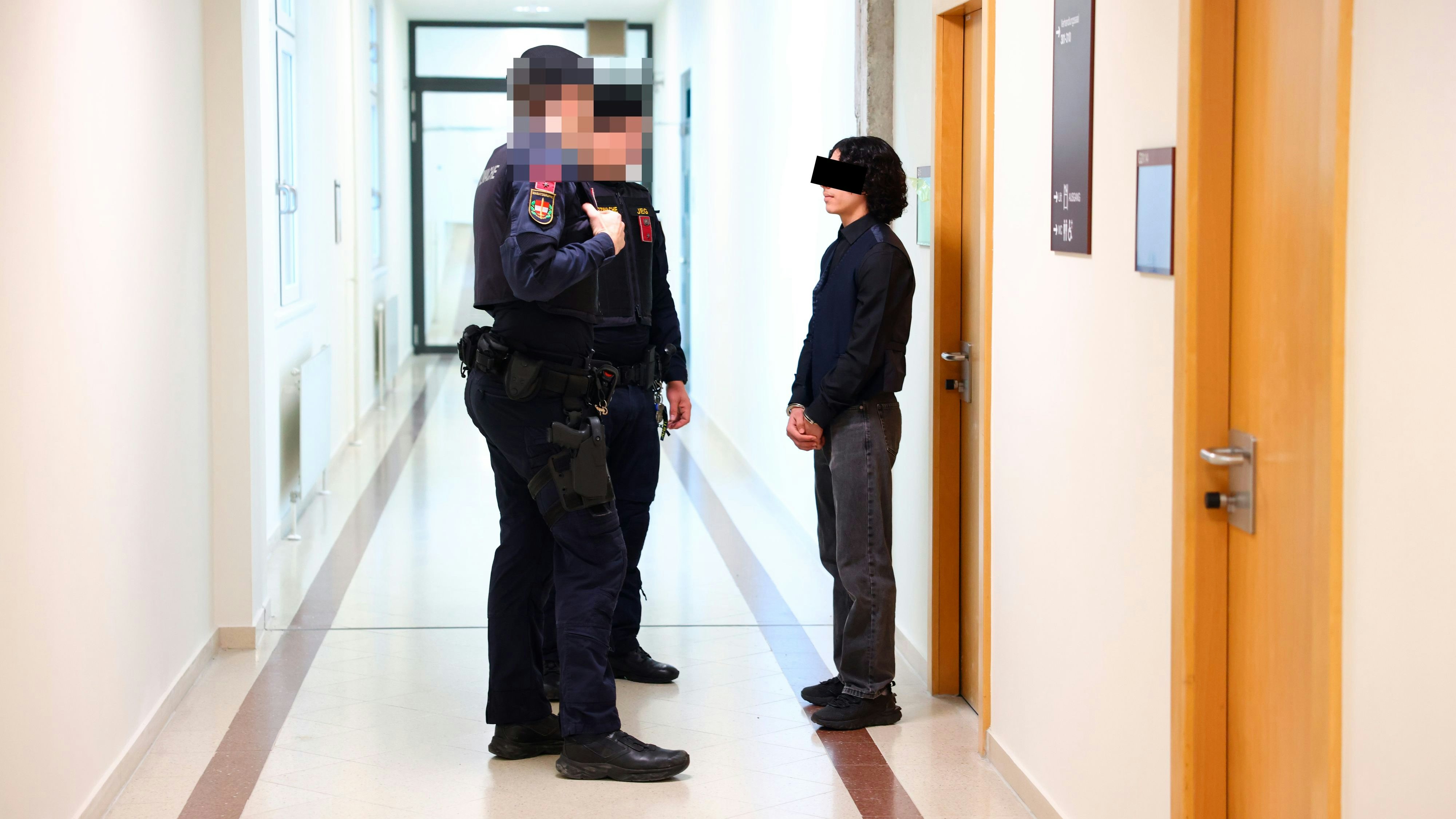 Heute.at - Messerstiche in Wiener Waffenverbots-Zone – Mordprozess