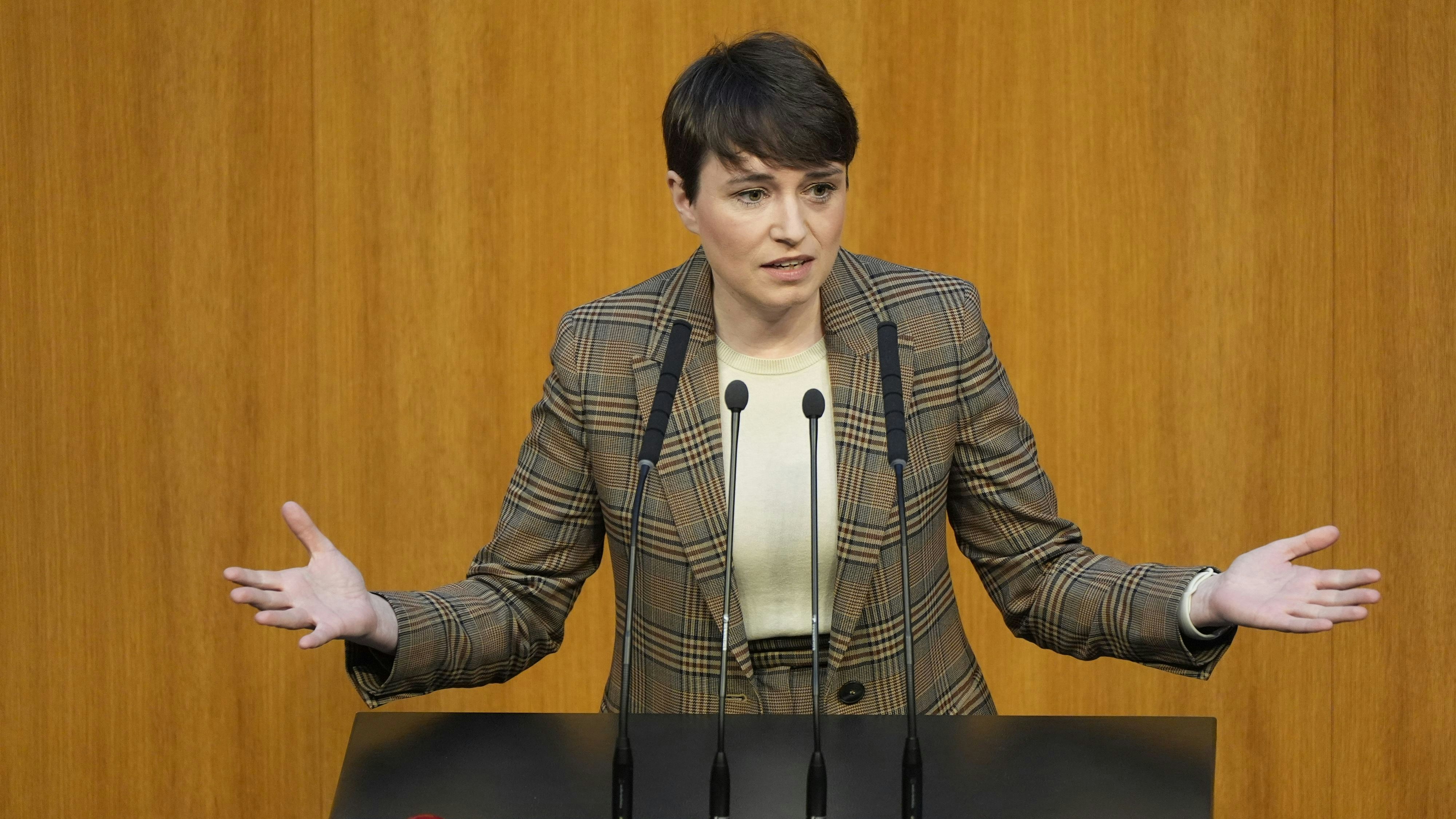   Wirklich untragbar  –  Dreckiger Deal  – Maurer tobt wegen Gagen - Skandal  