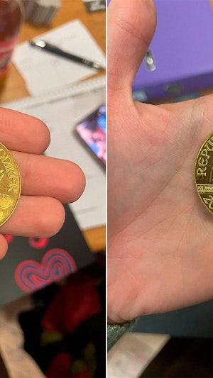 Gold-Schatz in Graz: In einem gespendeten Mantel bei Humana wurde eine Goldmünze im Wert von 3.500 Euro entdeckt. Besitzerin gesucht.