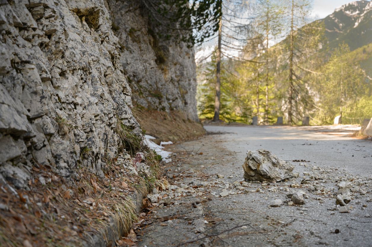 Felssturz: Extremwetter verursacht seit 2020 im Schnitt 43 Millionen Euro an Schäden.