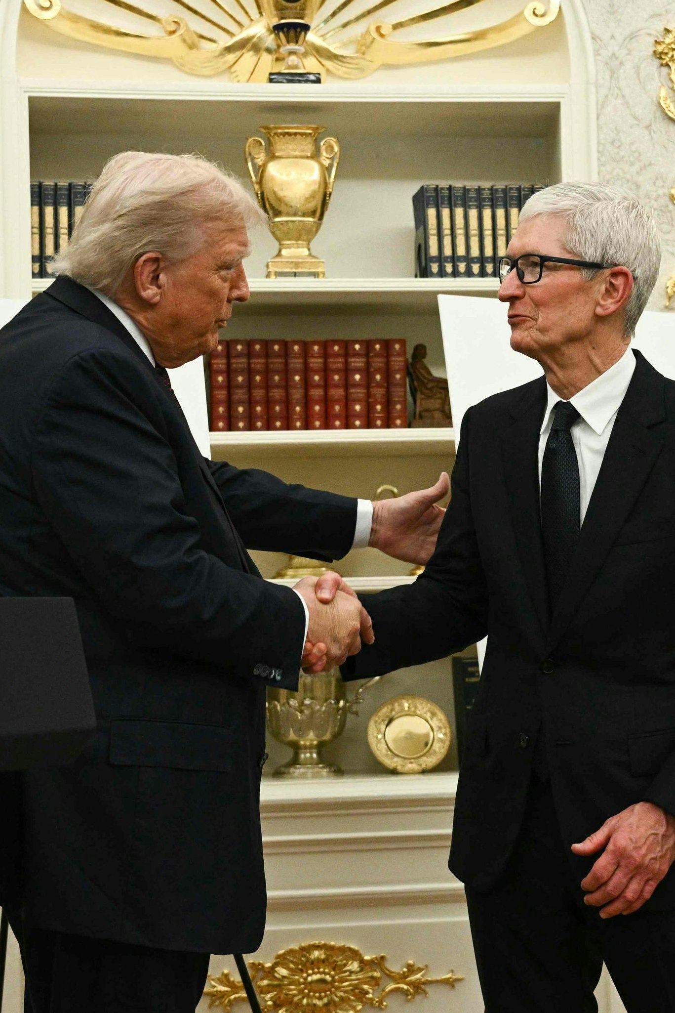 Macht beim Werben um die Gunst von US-Präsident Donald Trump nicht immer eine gute Figur: Apple-CEO Tim Cook