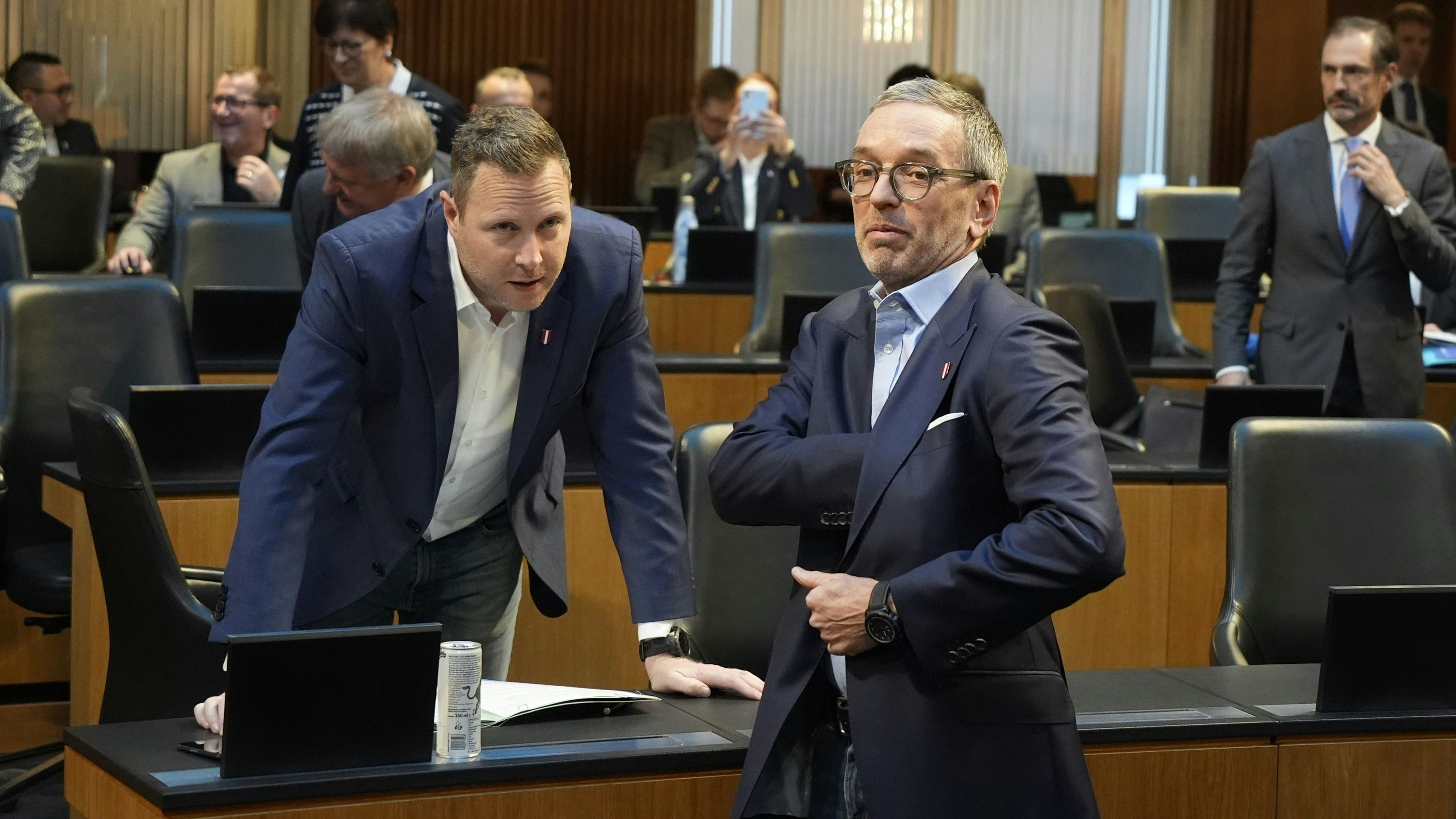 Heute.at - Pleitewelle, Kammer-Bonzen – Kickl teilt aus