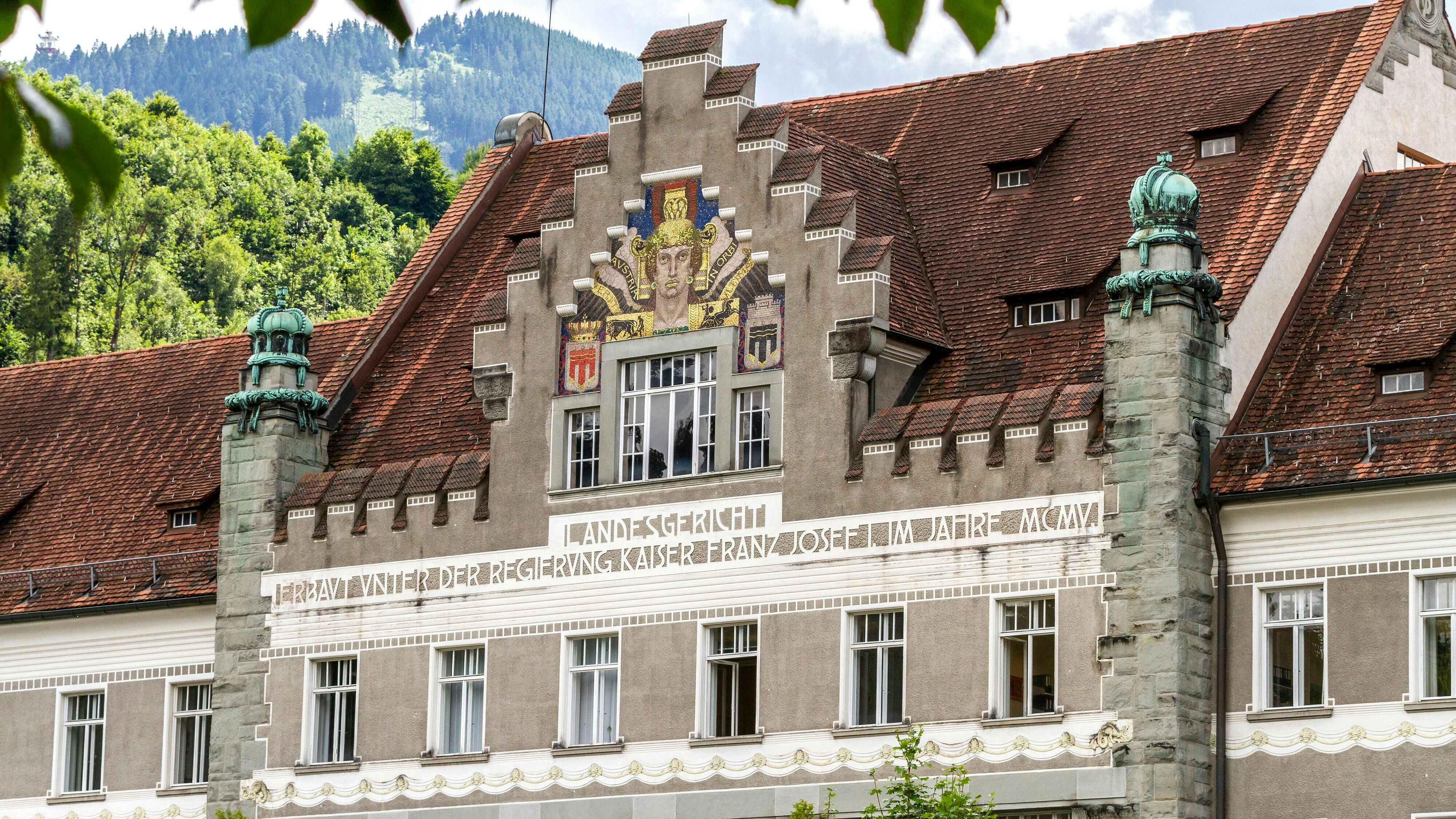 Heute.at - Teenager bricht Opfer den Schädel – erhält Bewährung